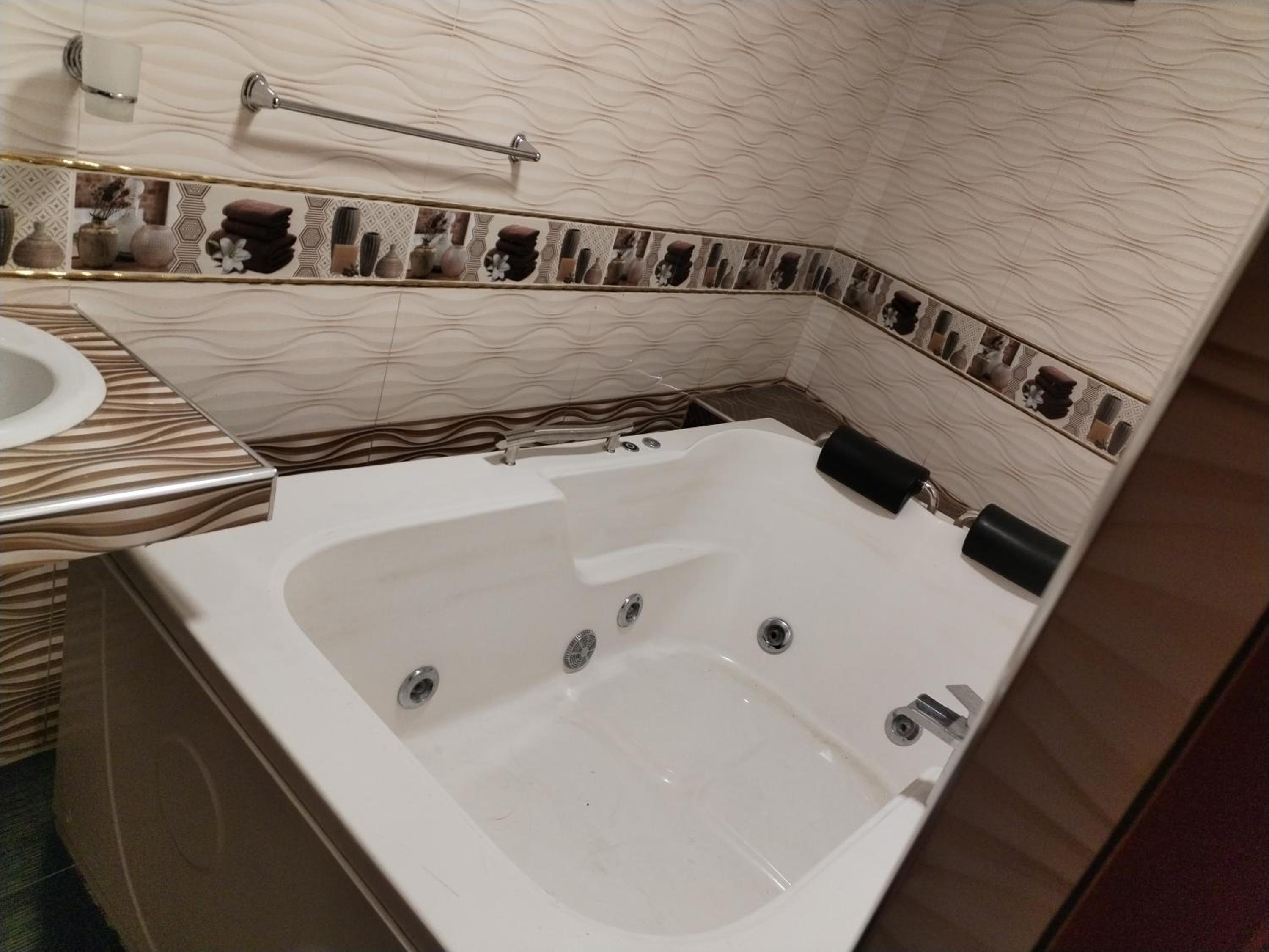 Queen Room photo 1