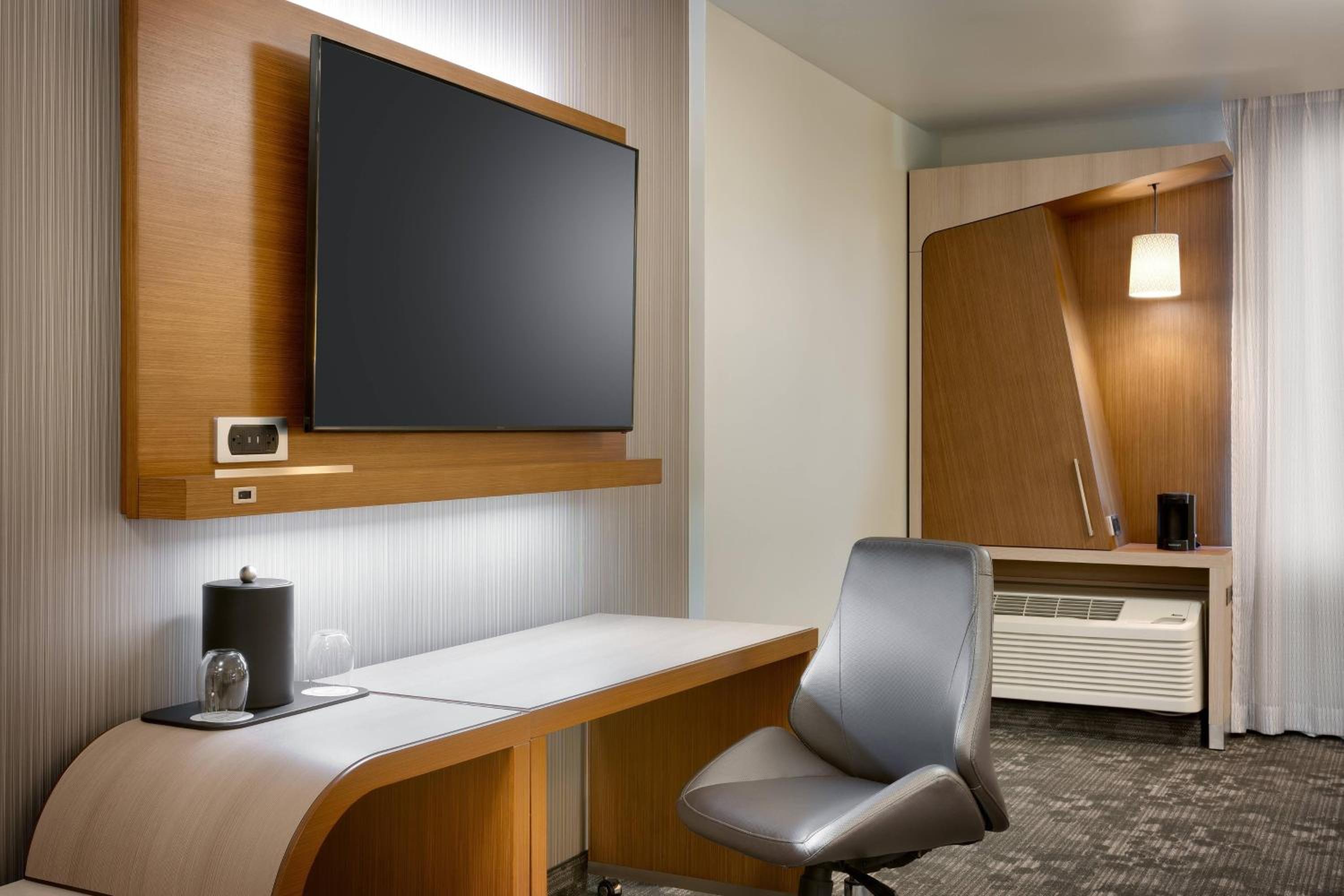 King Room with Sofa Bed - Hearing Accessible