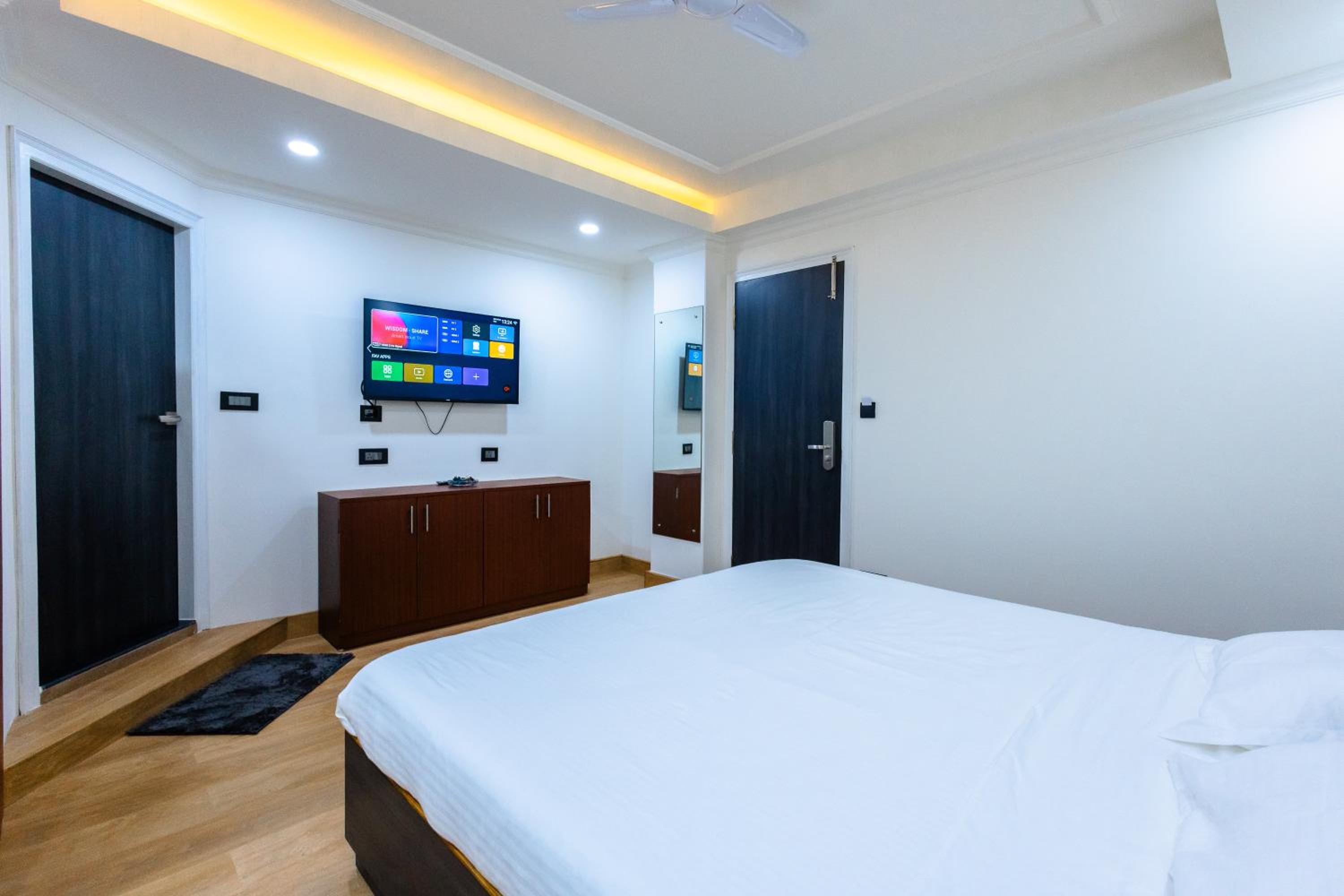 Deluxe Double Room With Shower photo 3
