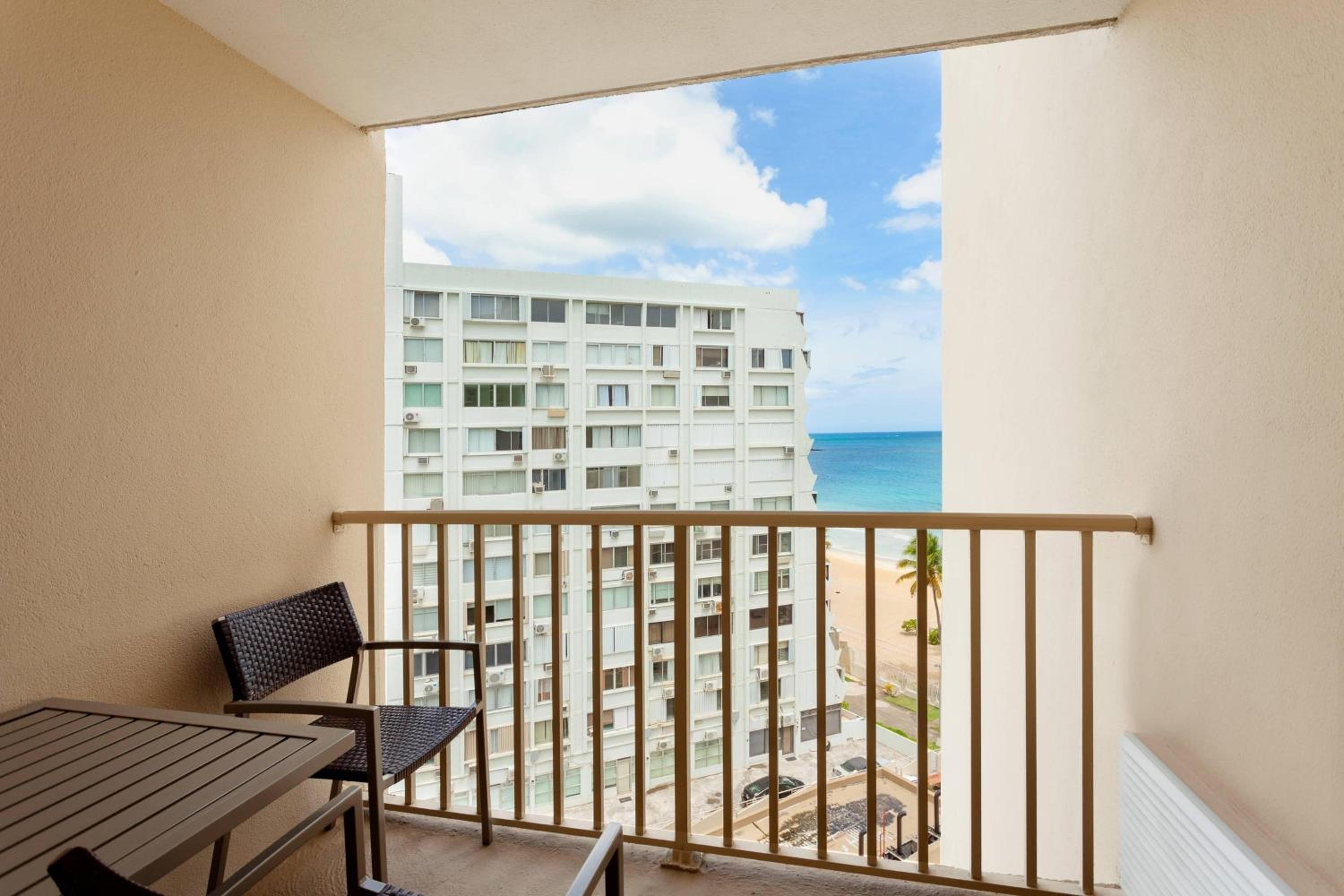 Partial Ocean View, 2 Queens, Balcony - Photo 4