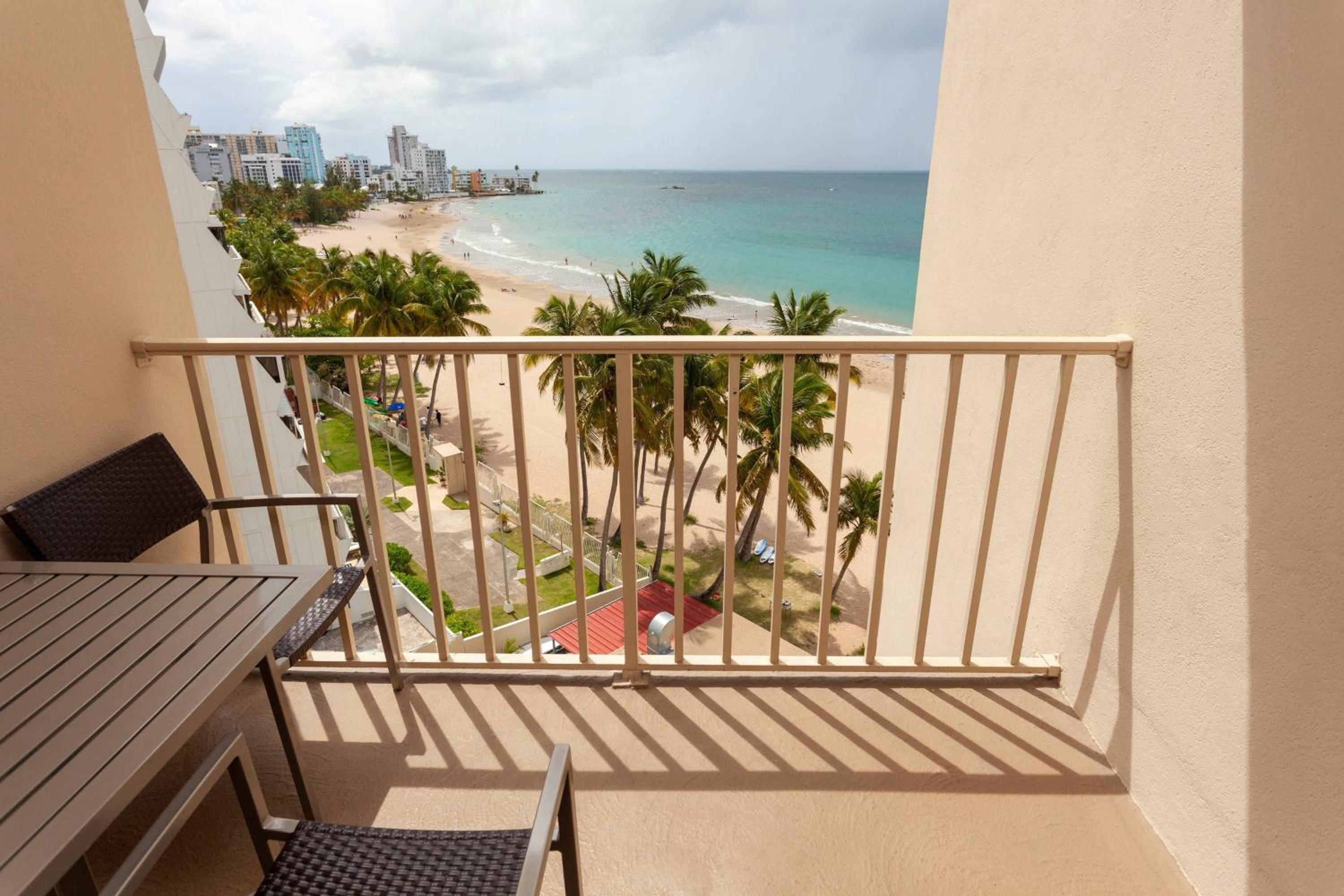 Oceanfront 2 Queens Room, Balcony - Photo 4