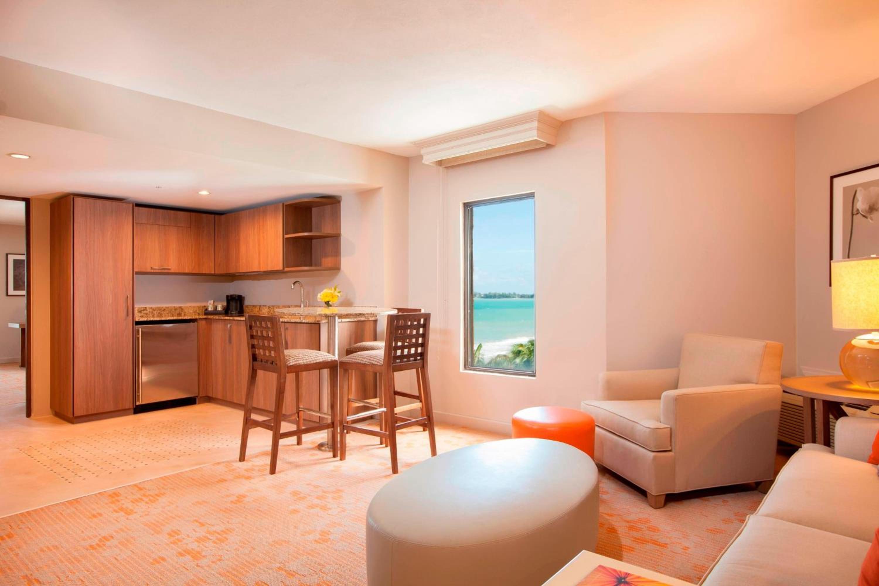 Oceanfront Suite, 1 King, Sofa bed - Photo 8