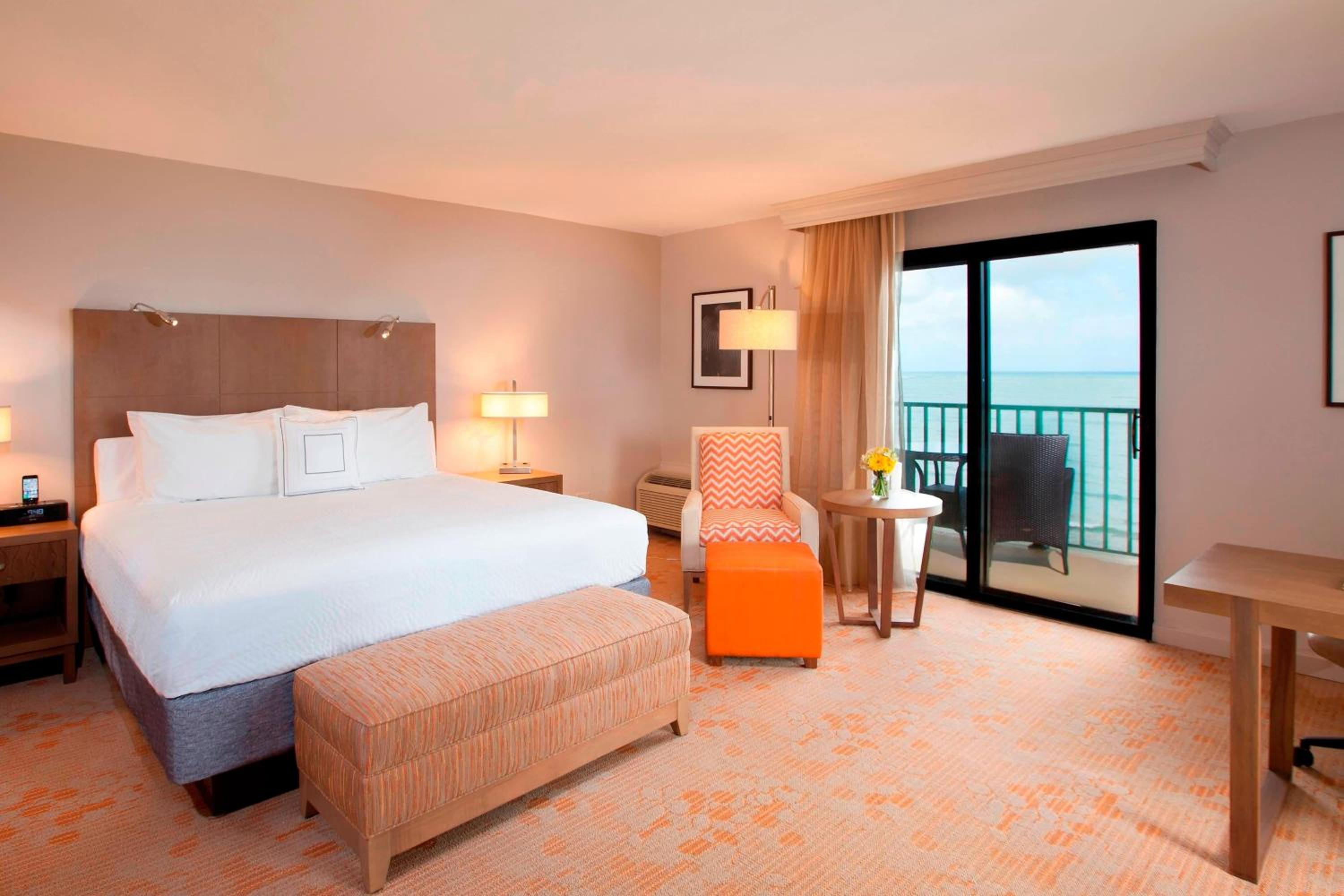 Oceanfront Suite, 1 King, Sofa bed - Photo 11