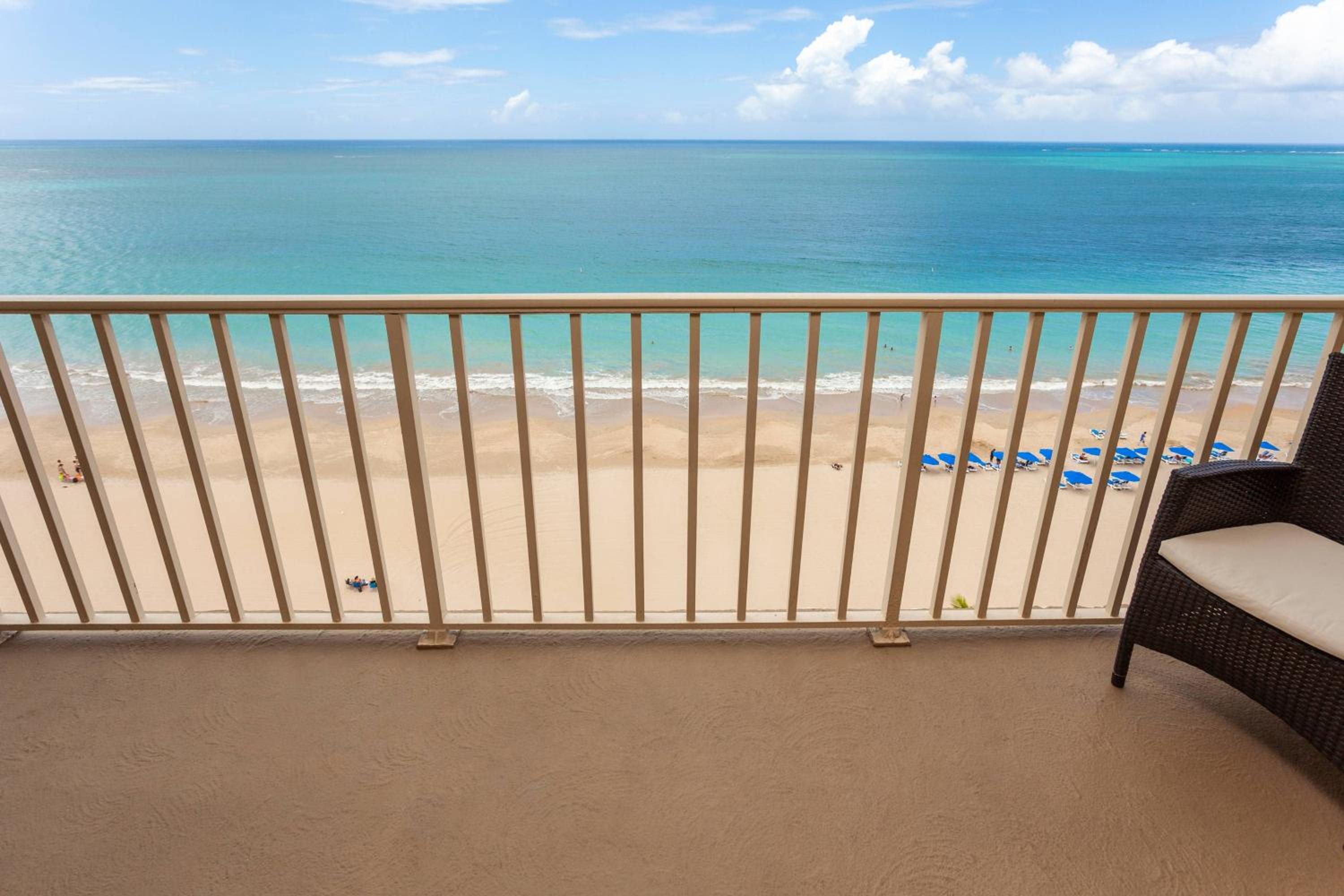 Oceanfront Suite, 1 King, Sofa bed - Photo 12