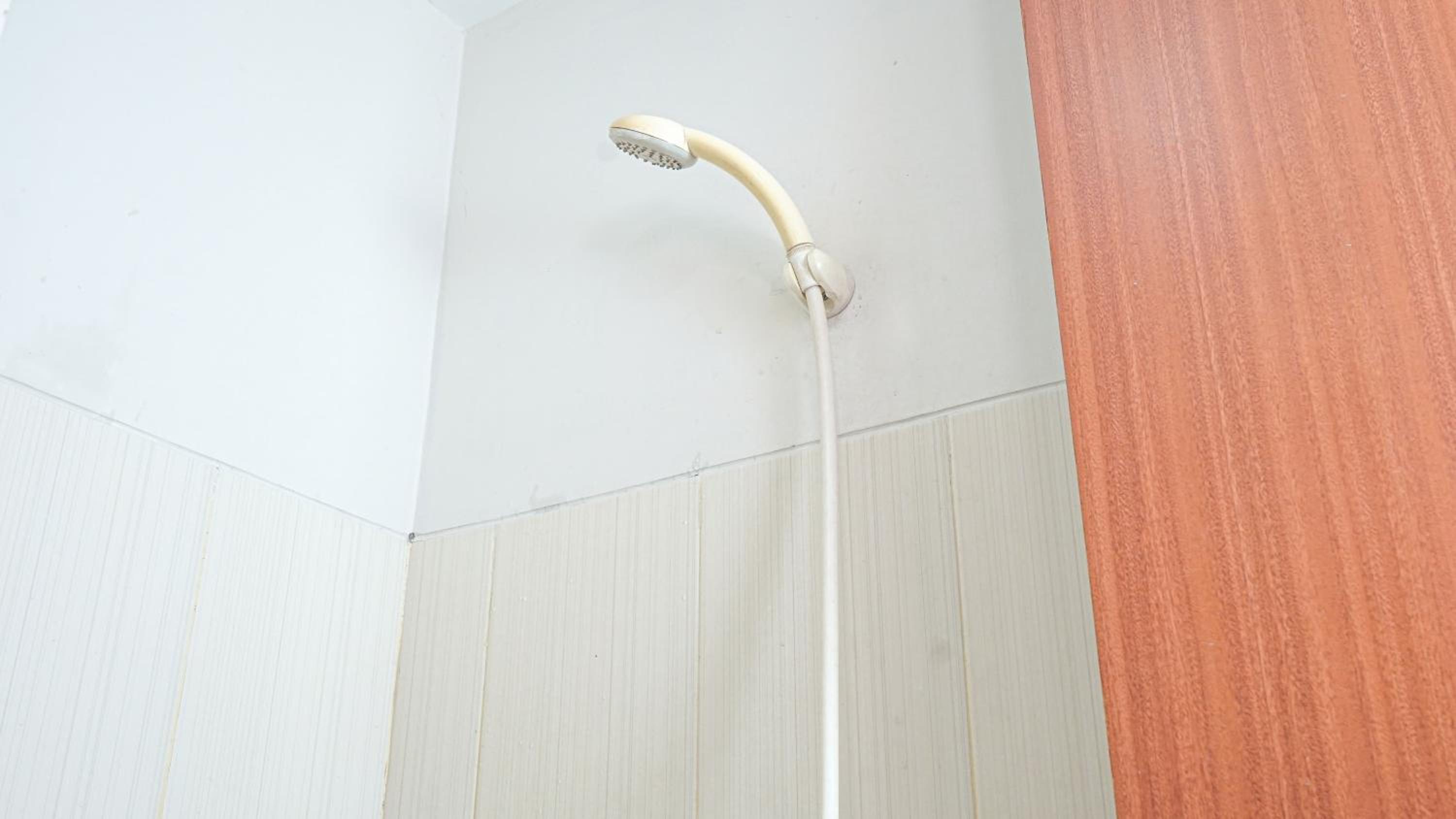 Studio - Photo 2