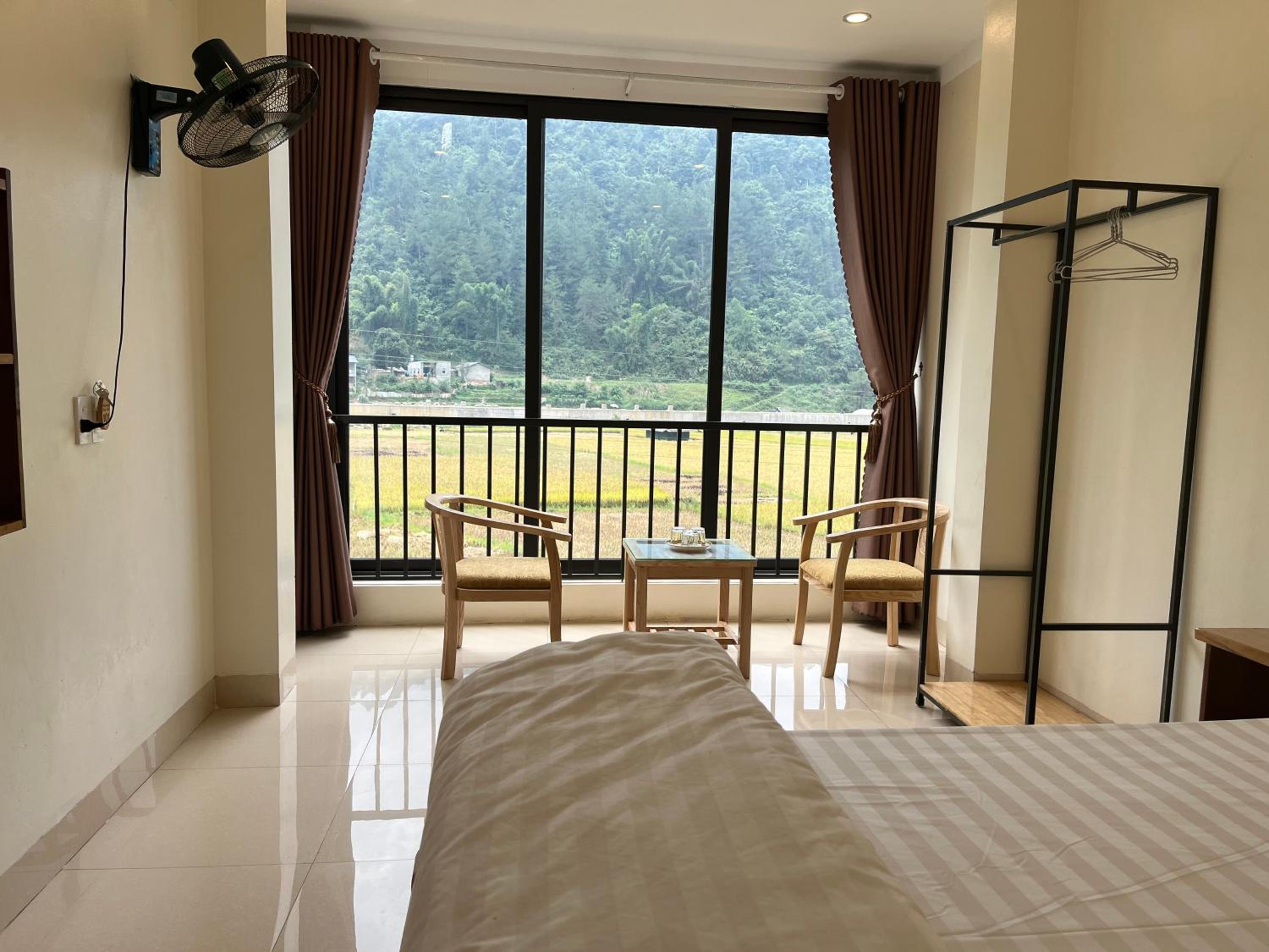 Family Room with Mountain View