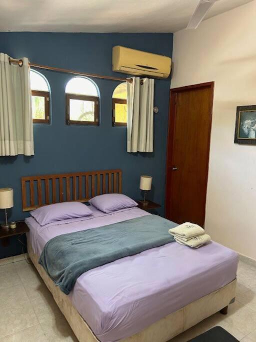 Five-Bedroom House photo 2
