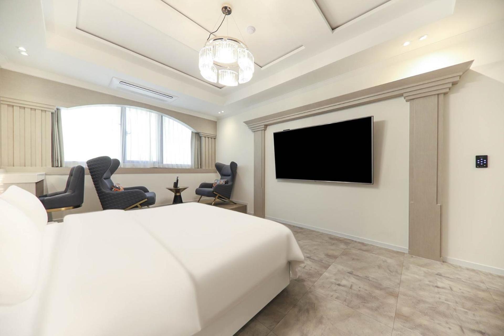 New Building - Standard Double Room - Photo 3