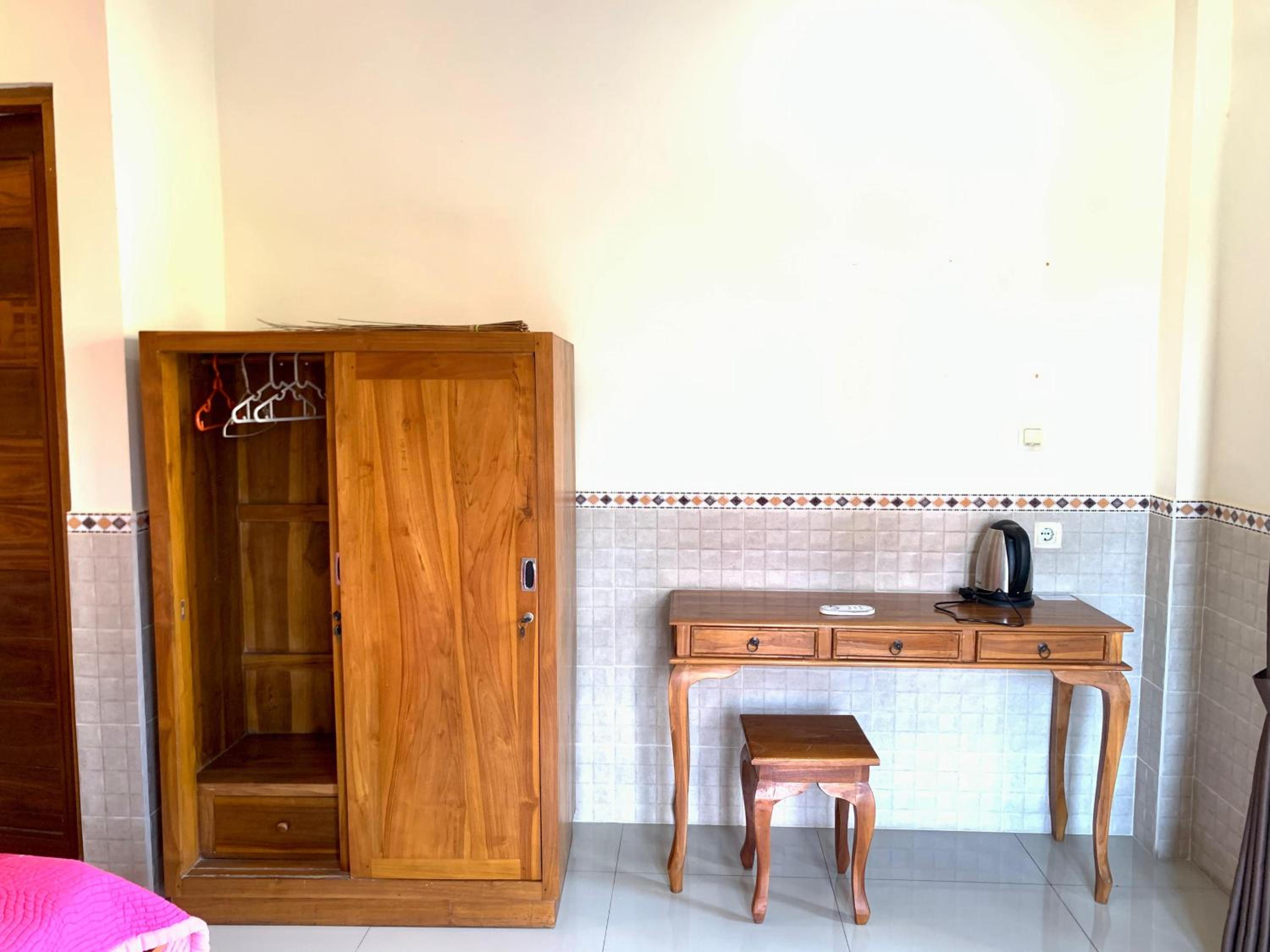 Budget Double Room - Photo 46