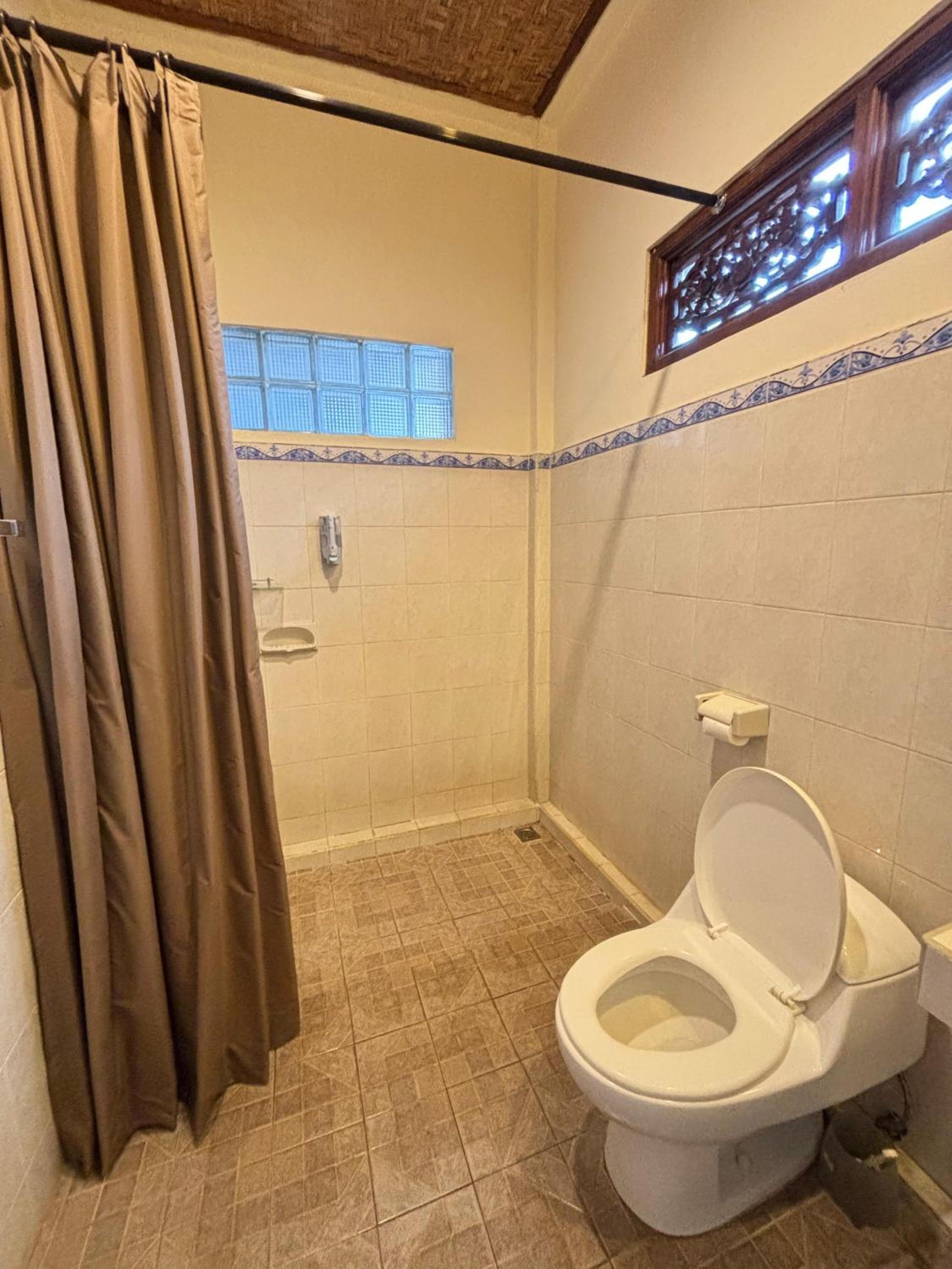 Standard Double Room - Photo 10