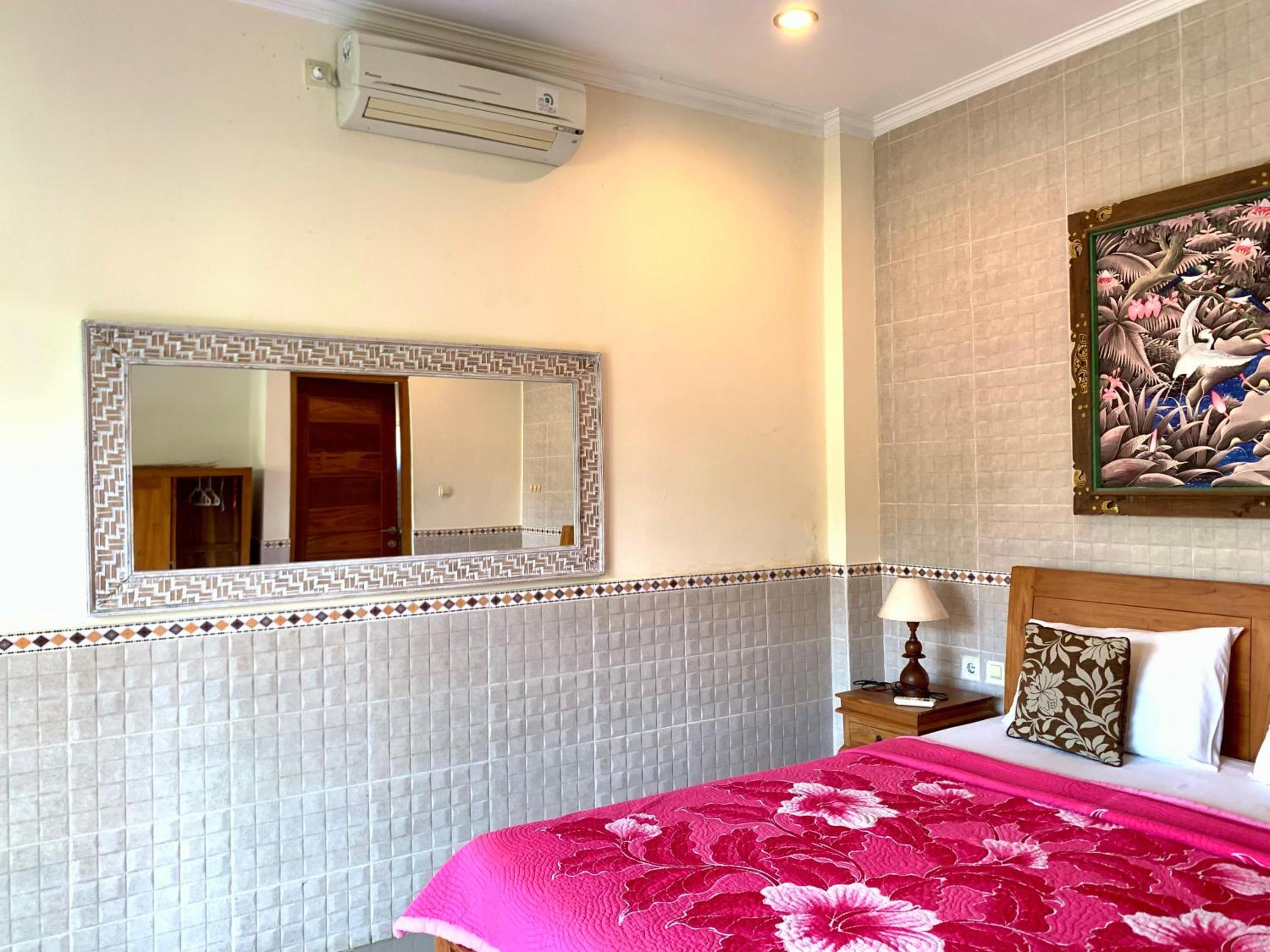 Budget Double Room - Photo 25