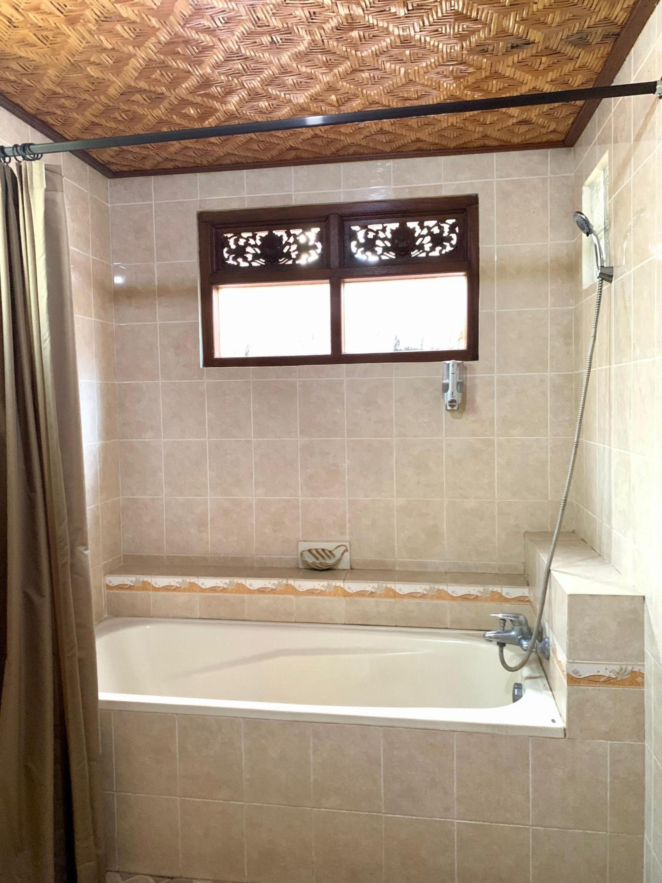 Budget Double Room - Photo 10