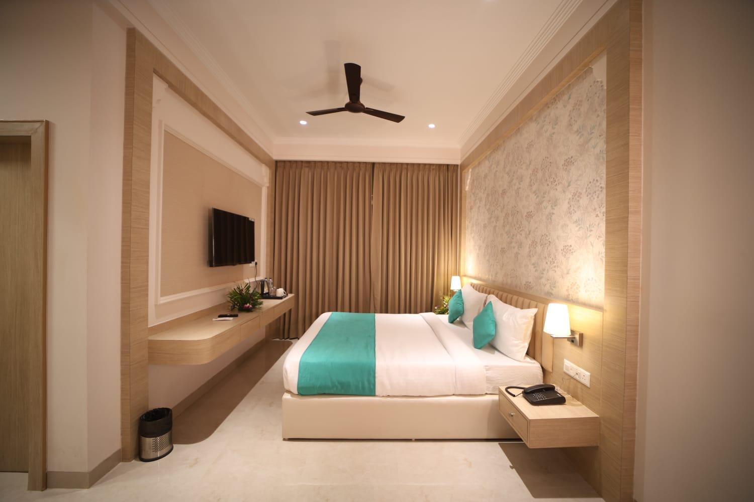 Large Double Room