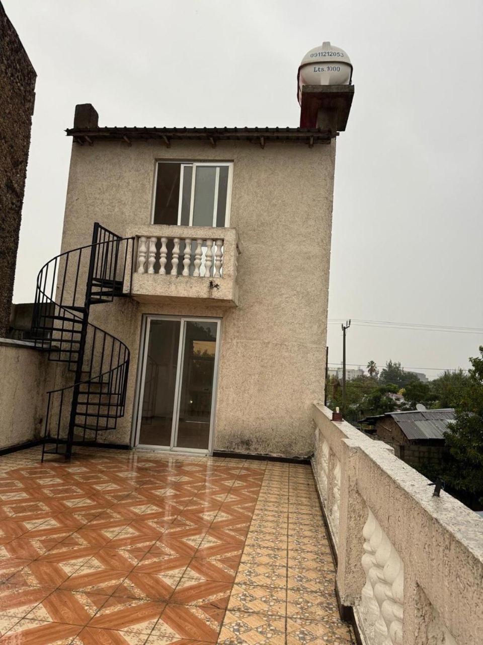 Two-Bedroom House photo 2