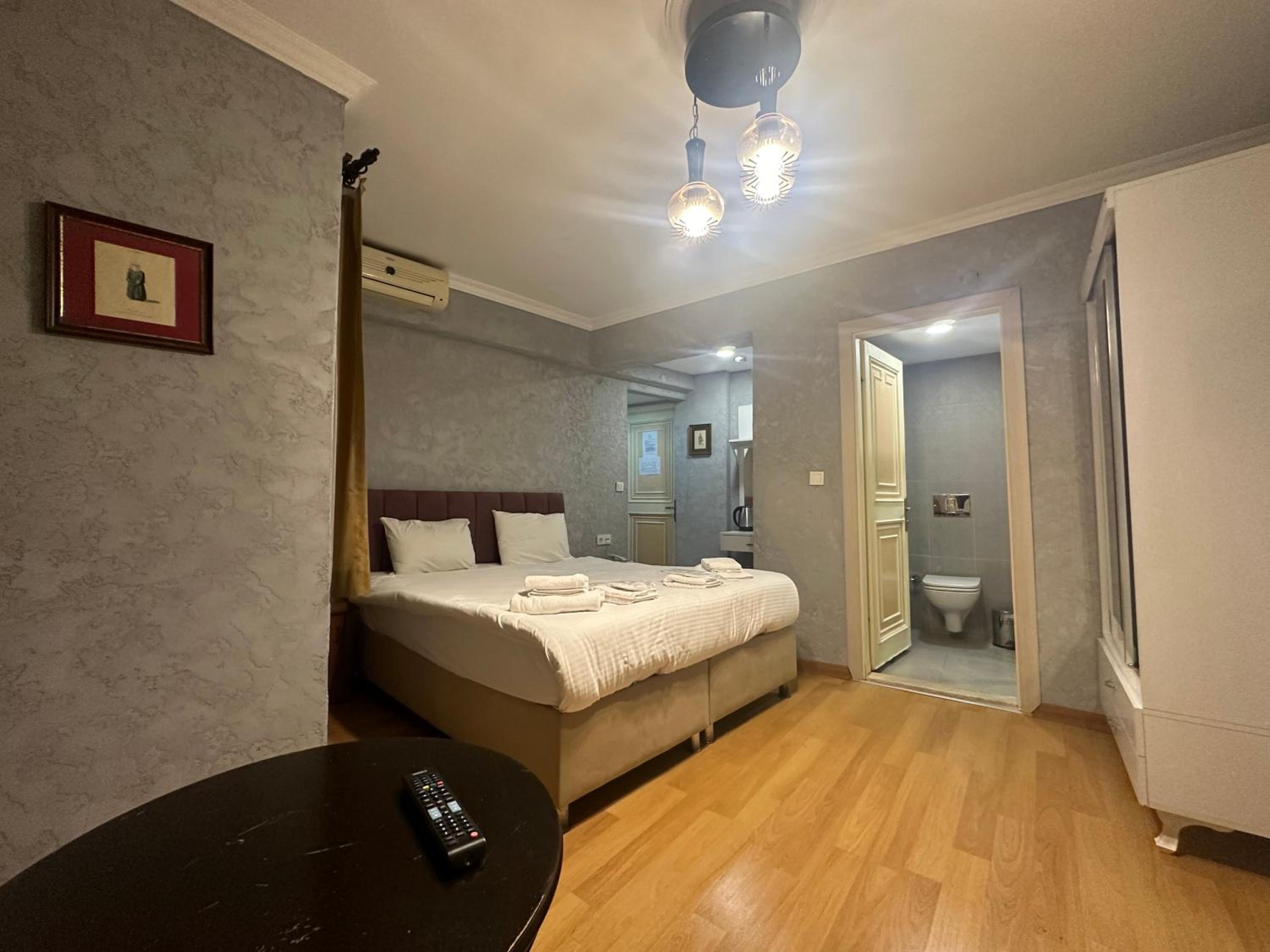 Luxury Quadruple Room thumbnail 5