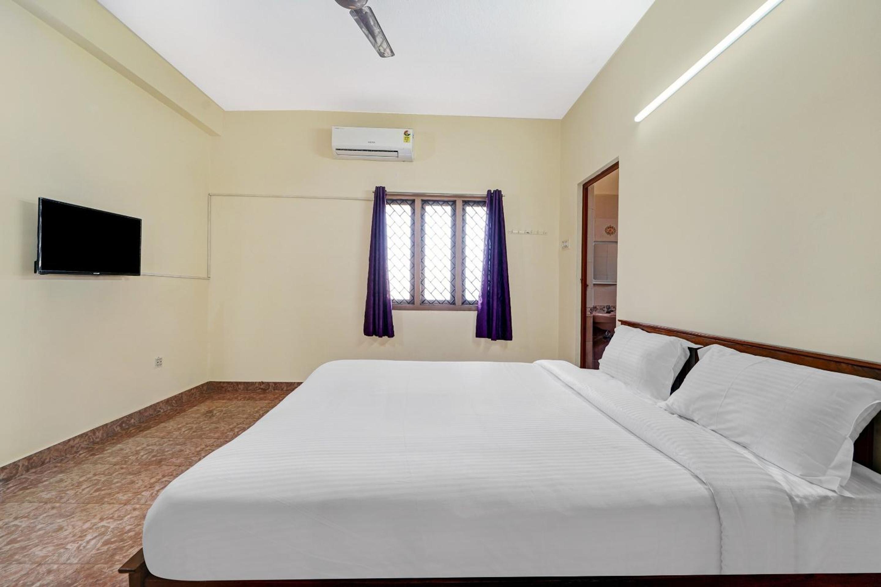 Standard Double Room - Photo 9