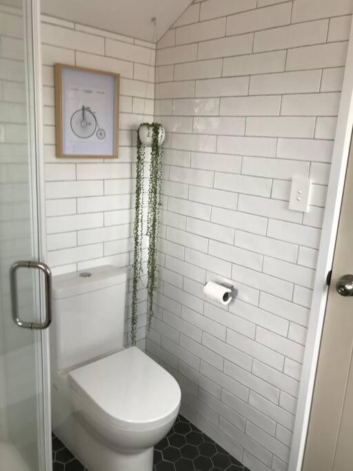 Three-Bedroom House photo 2