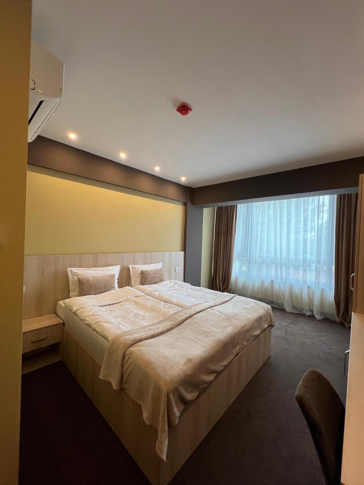 Double or Twin Room with Private Bathroom photo 1