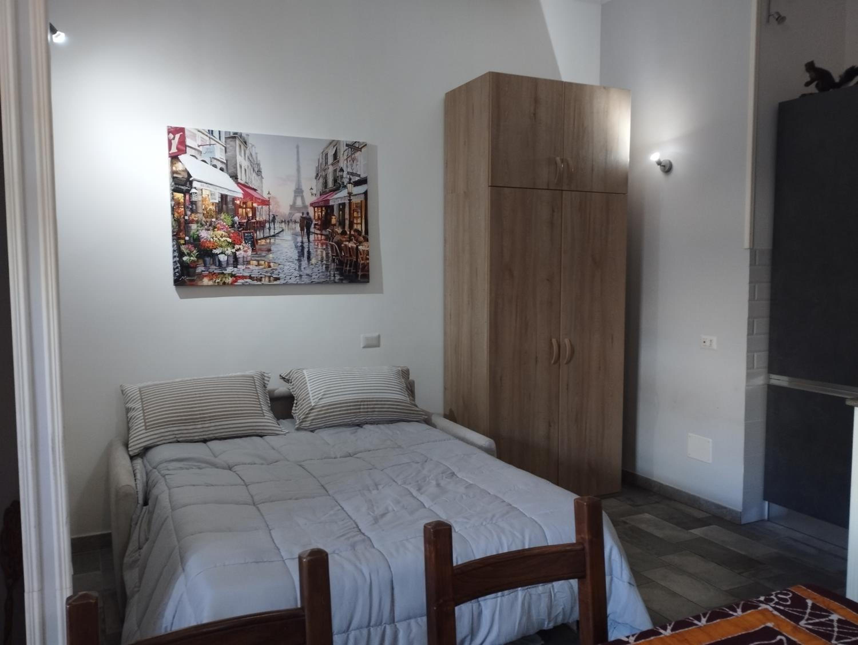 One-Bedroom Apartment