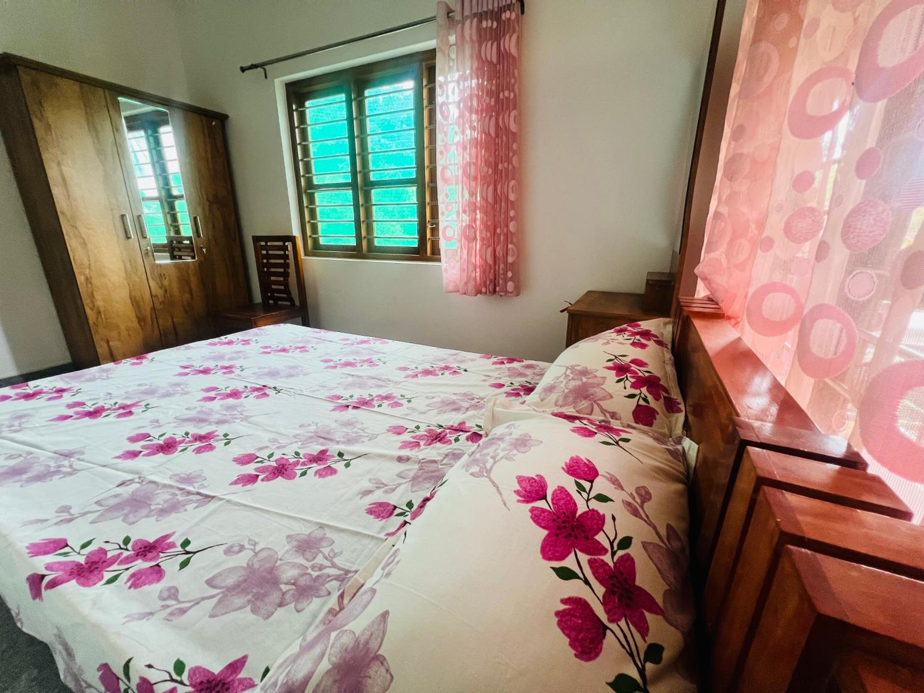 Four-Bedroom House photo 1