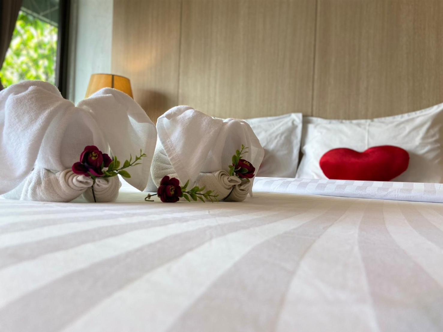 Deluxe Double Room with City View photo 3