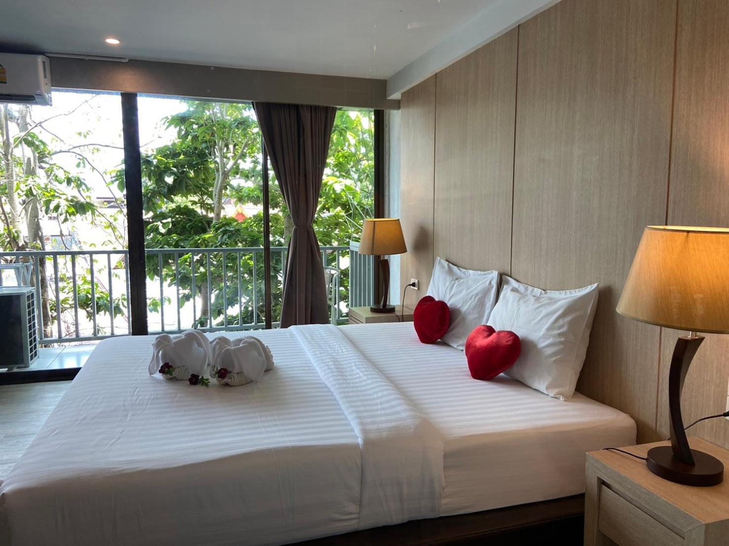 Deluxe Double Room with City View