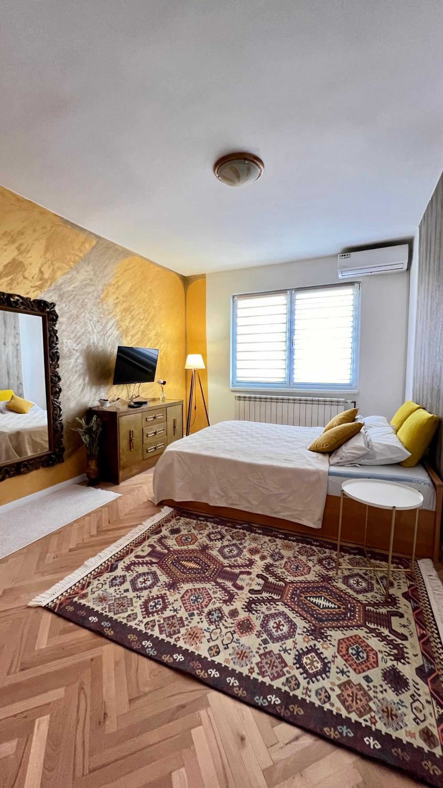 Deluxe Apartment
