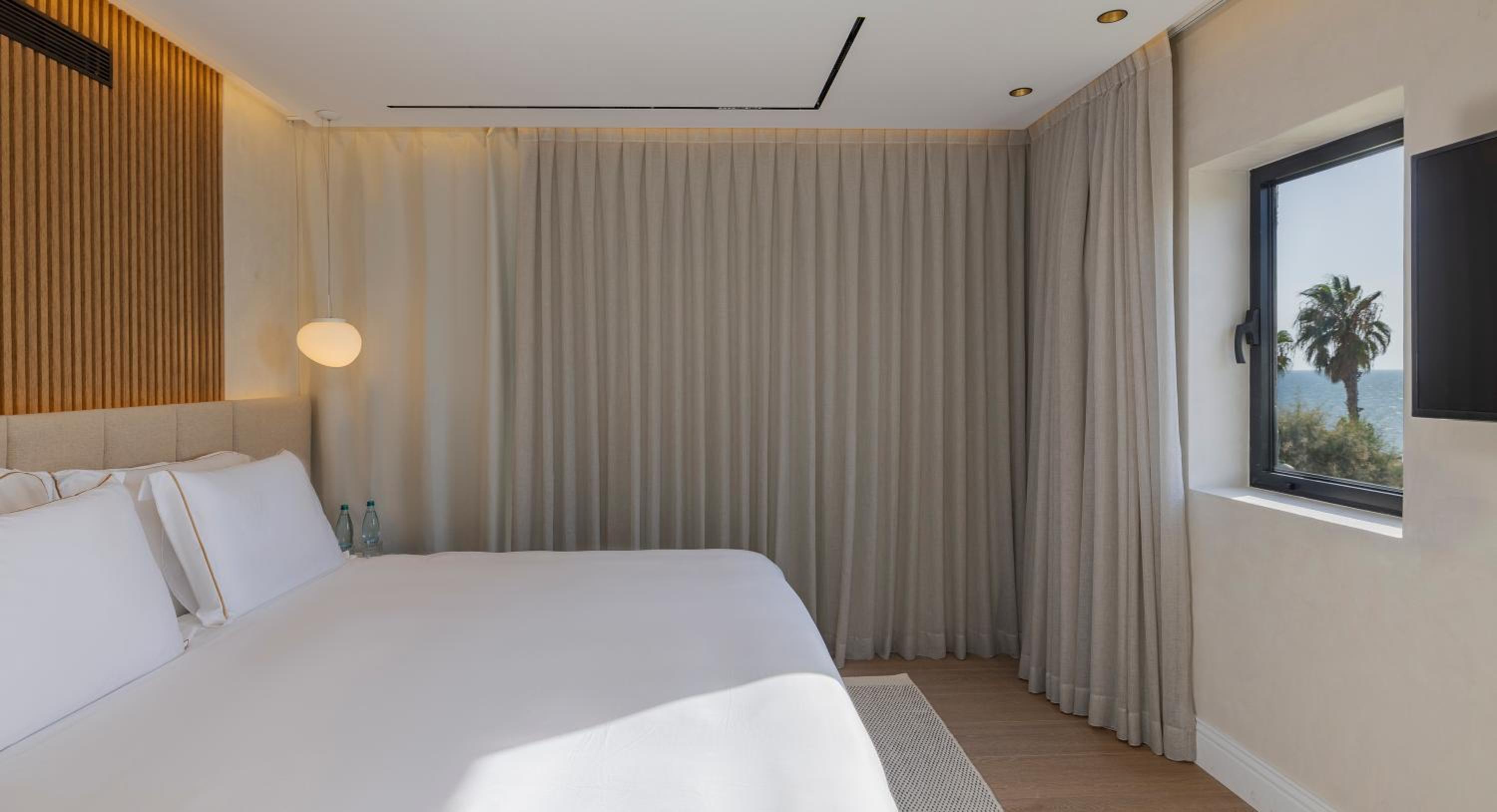 Double or Twin Room with Sea View