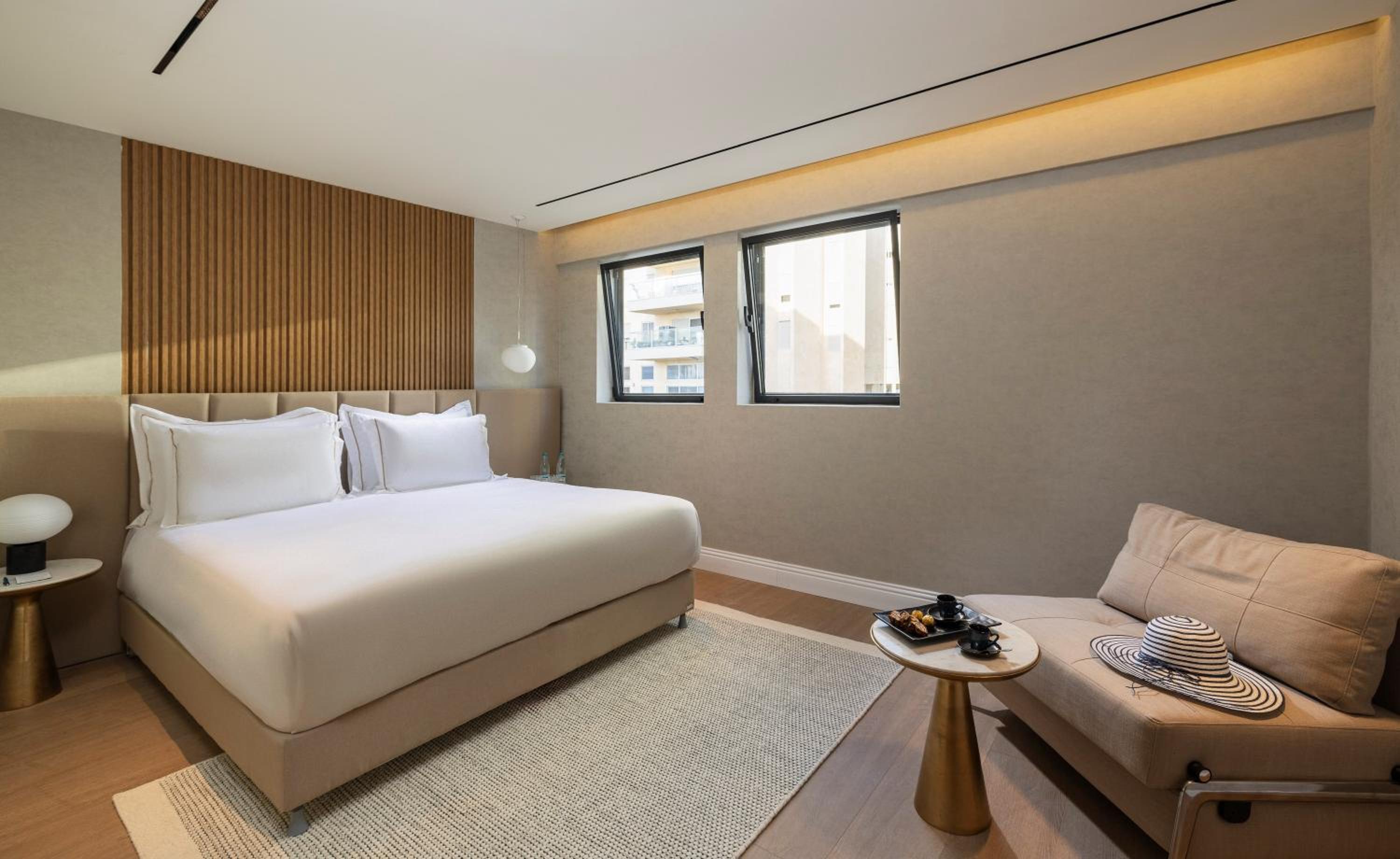 Deluxe Double or Twin Room with City View