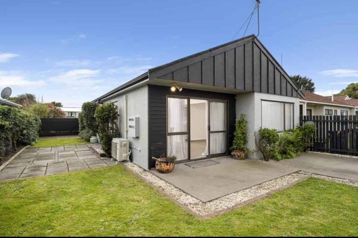 Two-Bedroom House photo 3