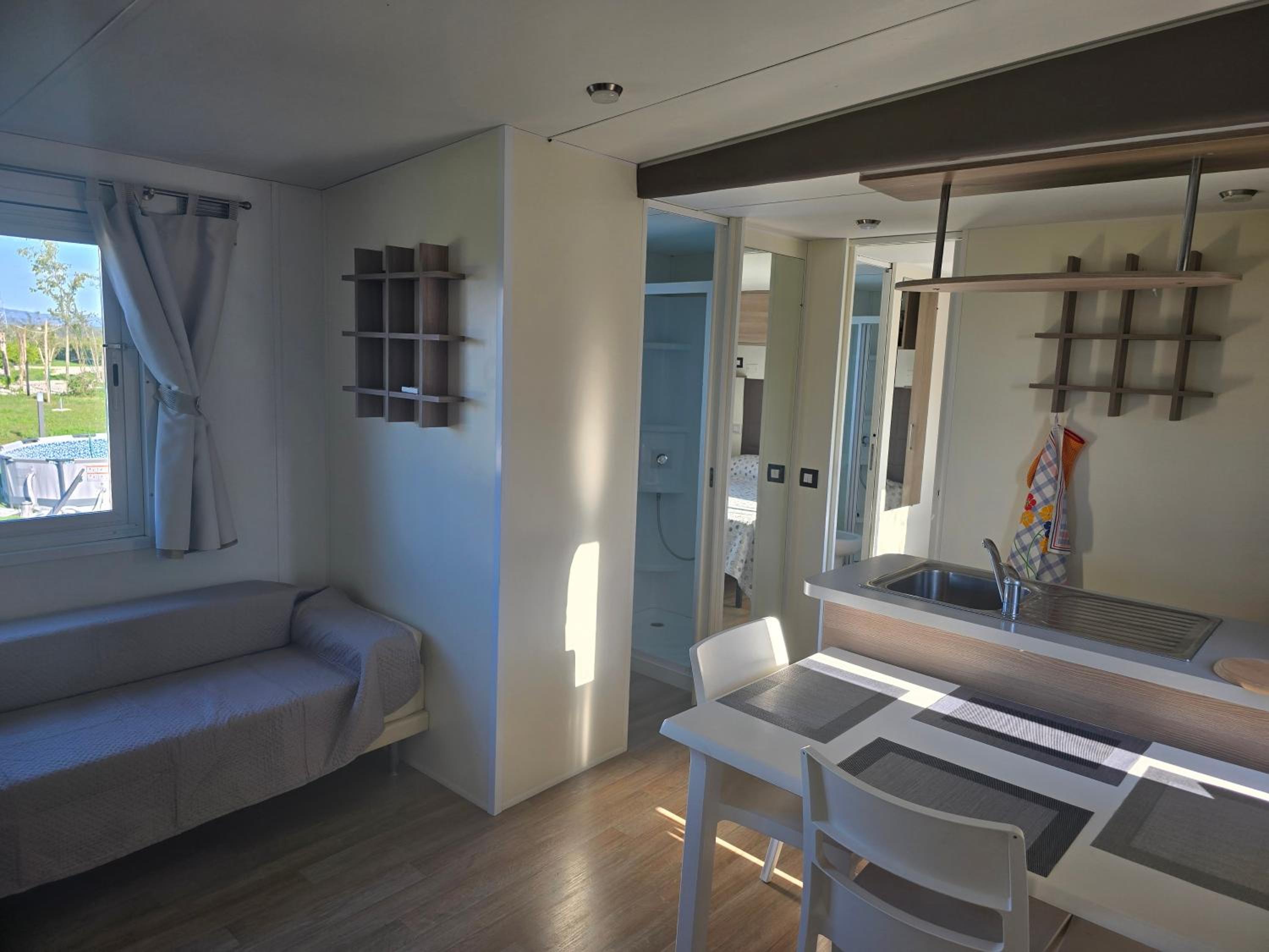 Mobile Home photo 1