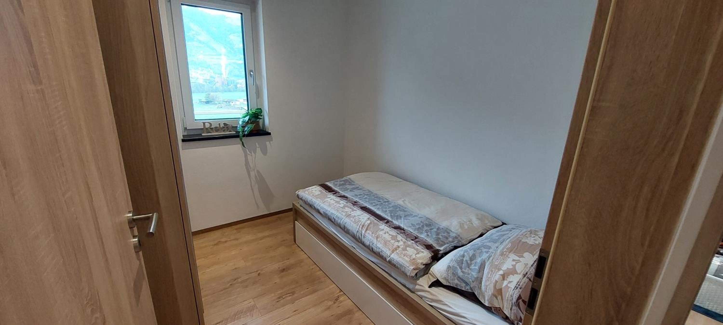 Three-Bedroom Apartment with View photo 3