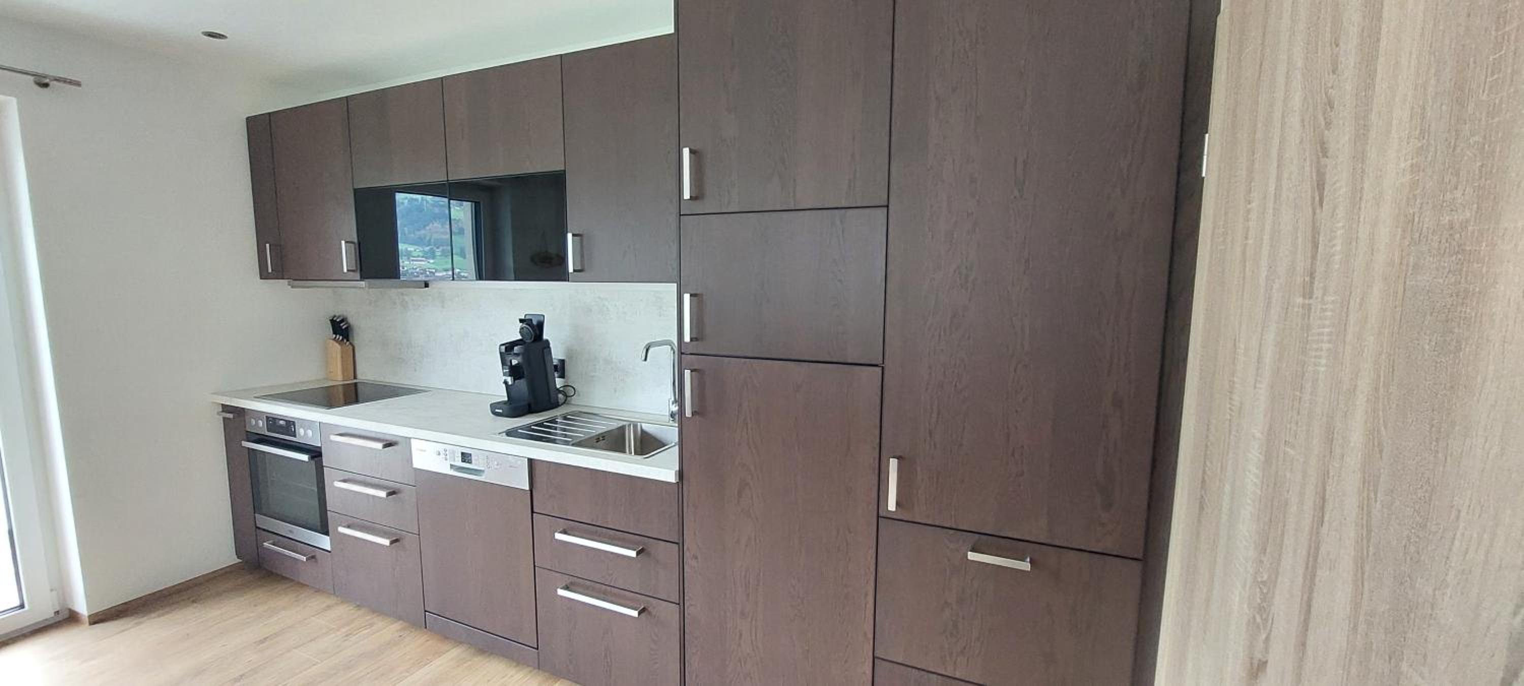 Three-Bedroom Apartment with View photo 2