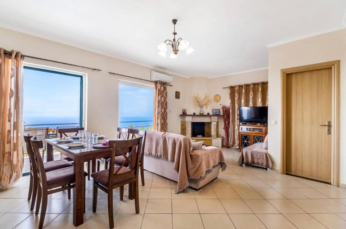 Two-Bedroom Deluxe Apartment With Balcony