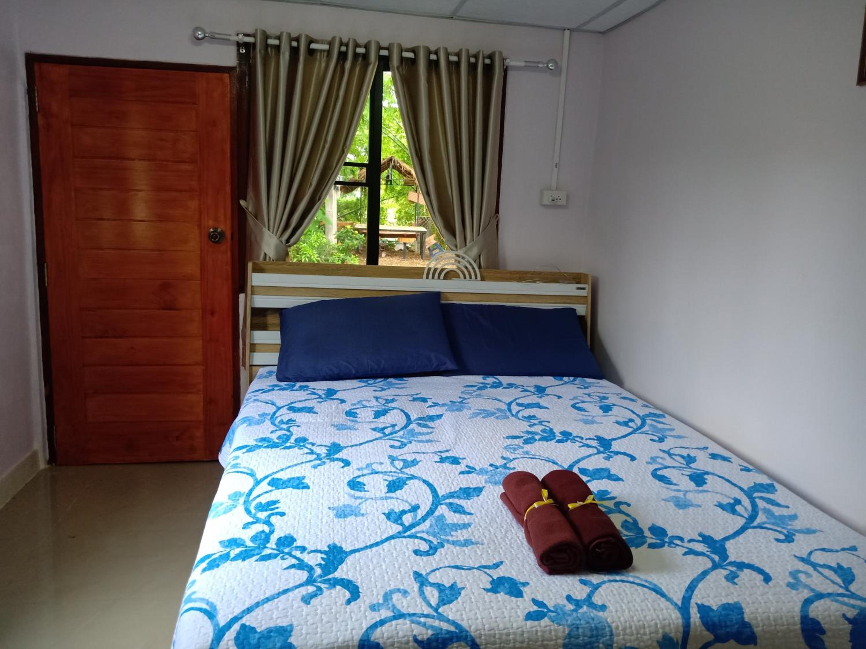 Queen Room with Garden View