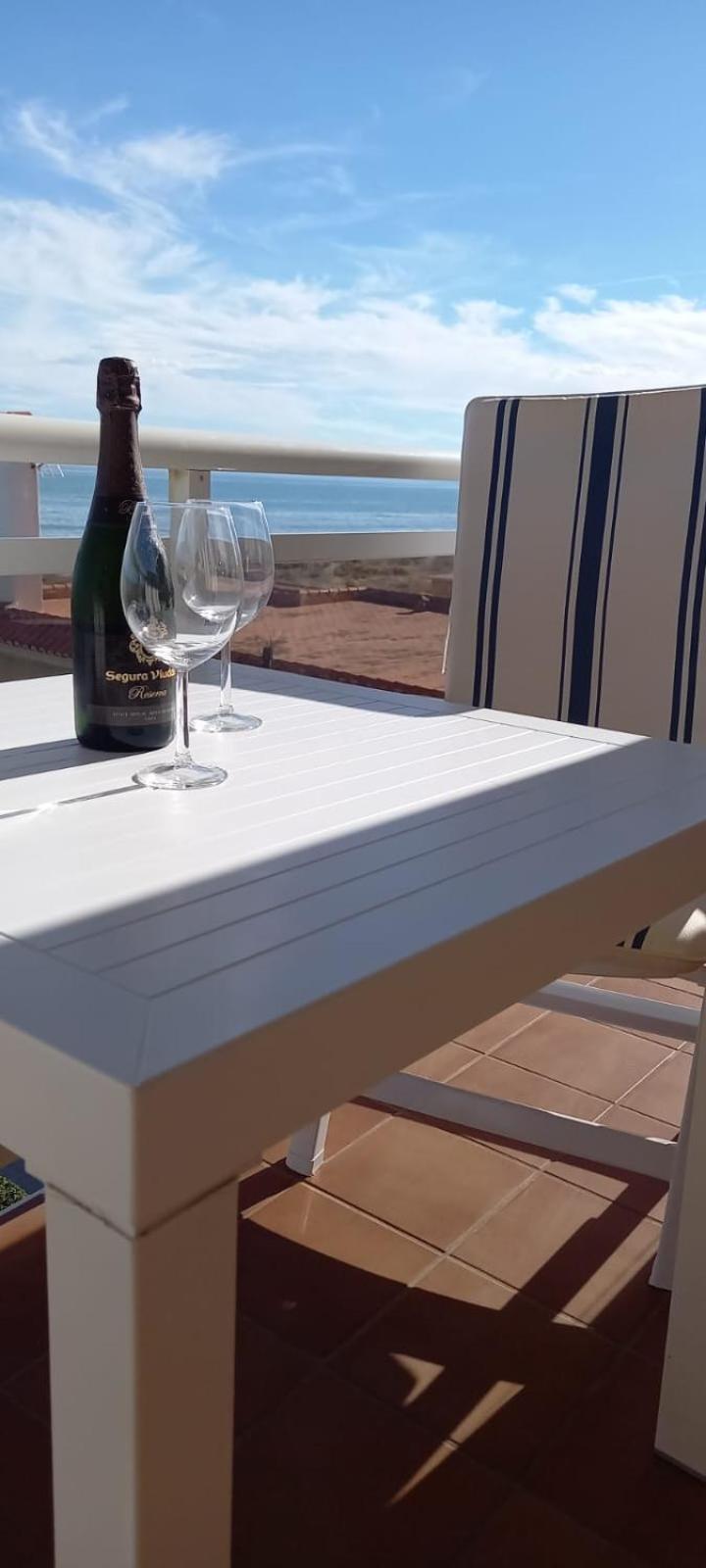 Three-Bedroom Apartment with Sea View photo 2