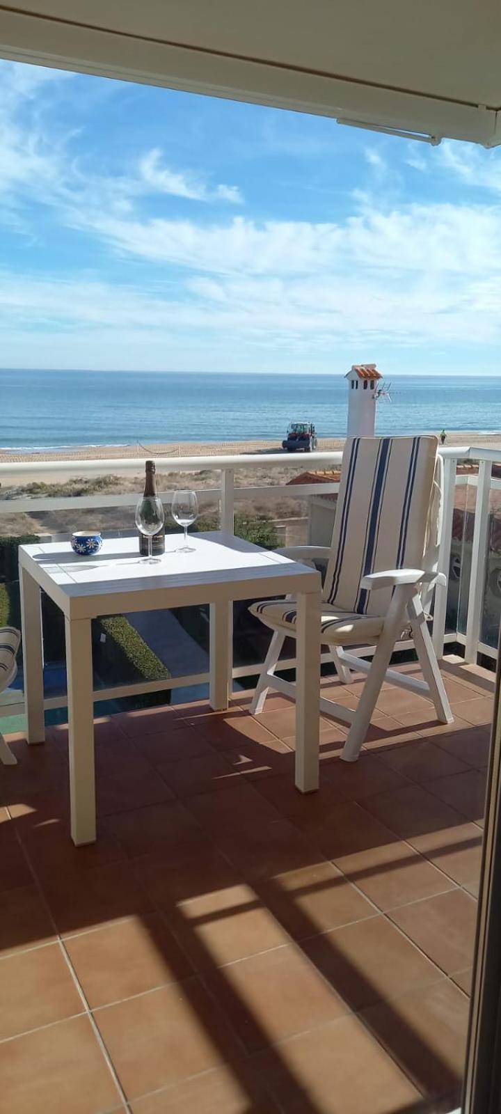 Three-Bedroom Apartment with Sea View photo 3