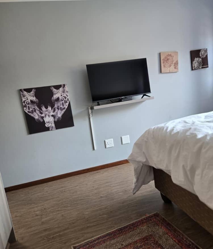 Double Room With Private Bathroom photo 2