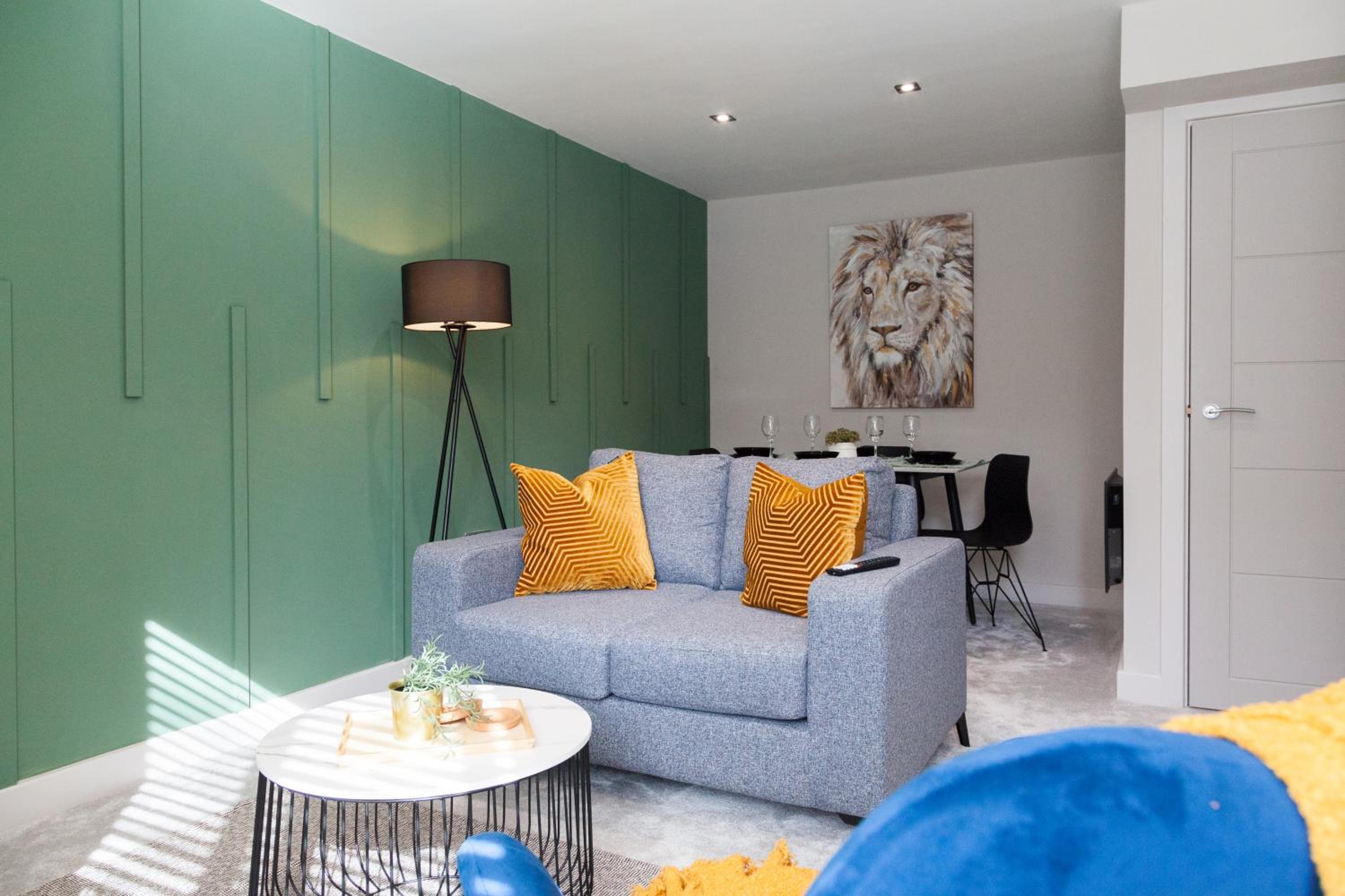 Deluxe One-Bedroom Apartment