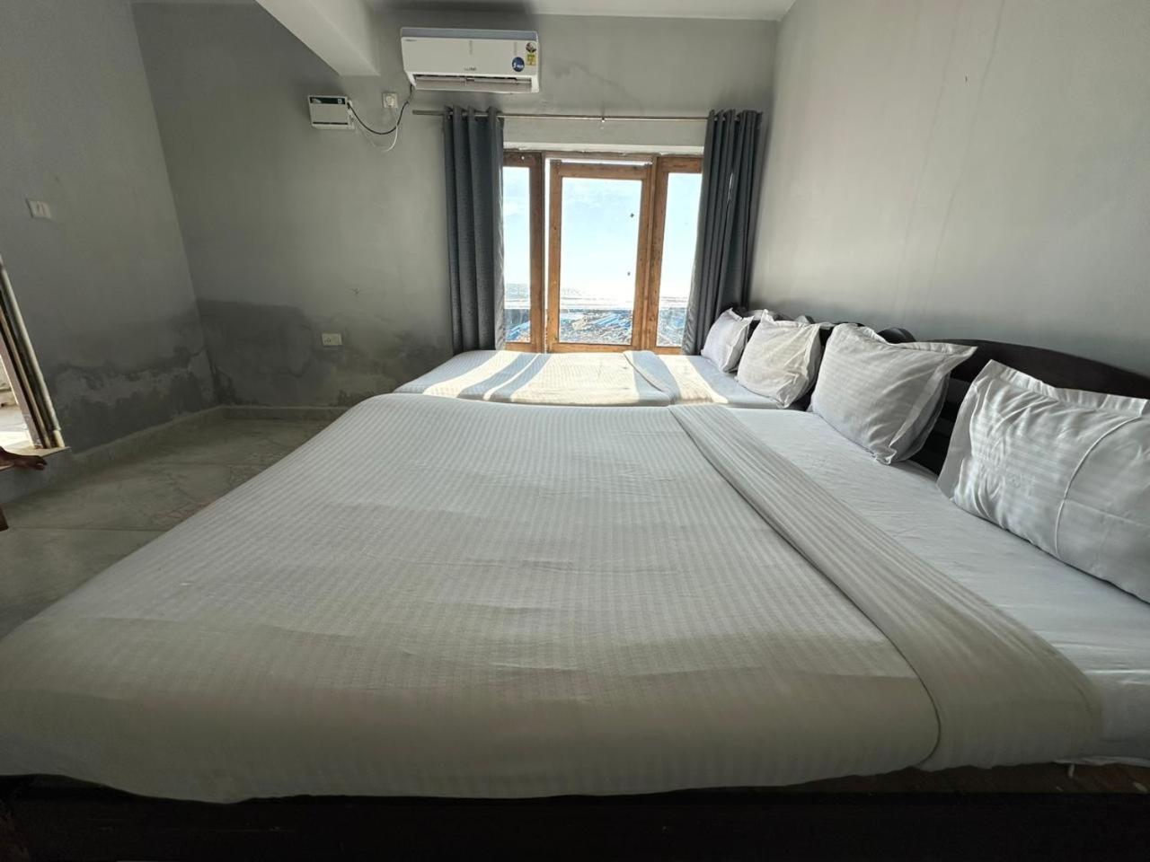 Family Room with Sea View photo 1
