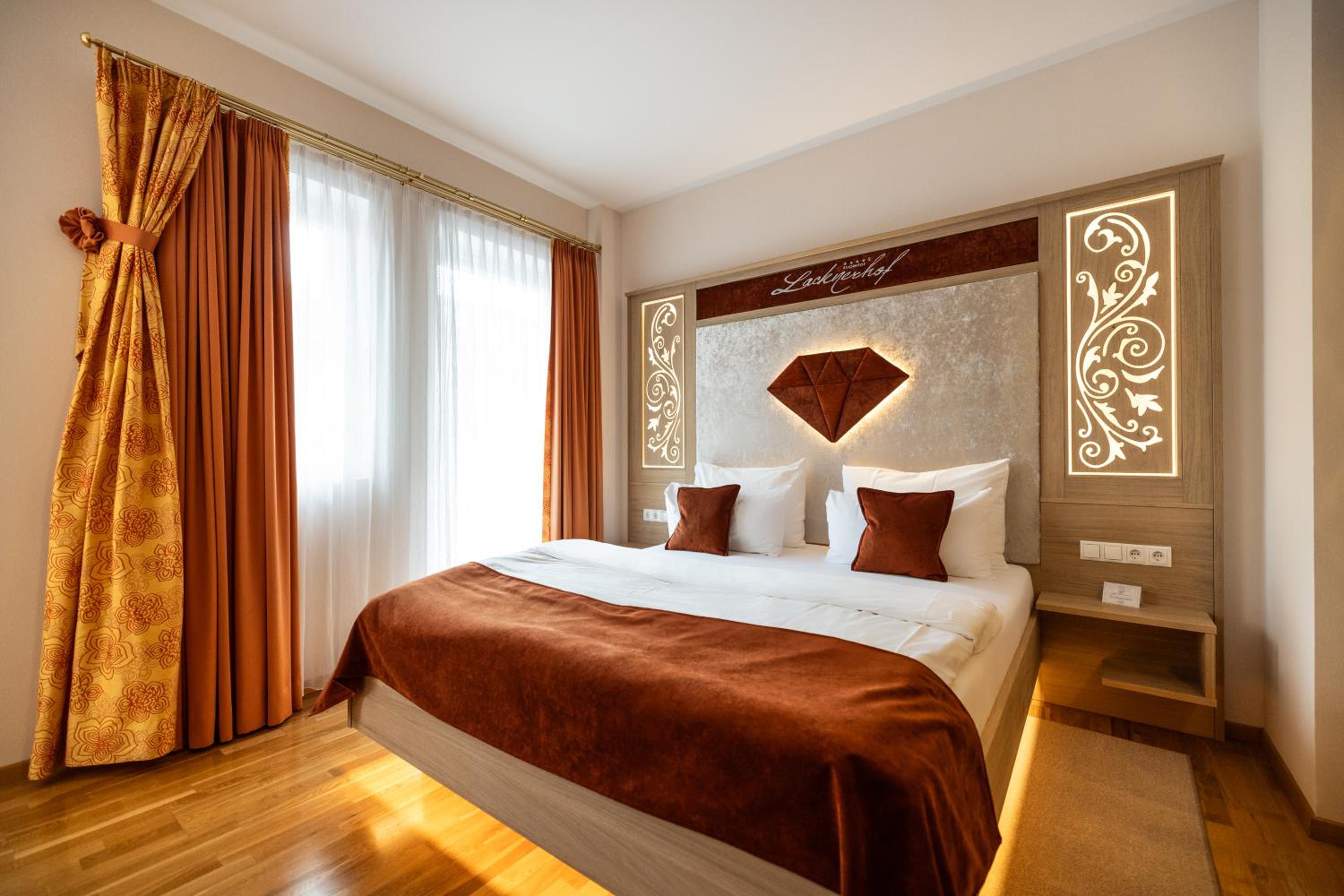 Suite - Photo 2