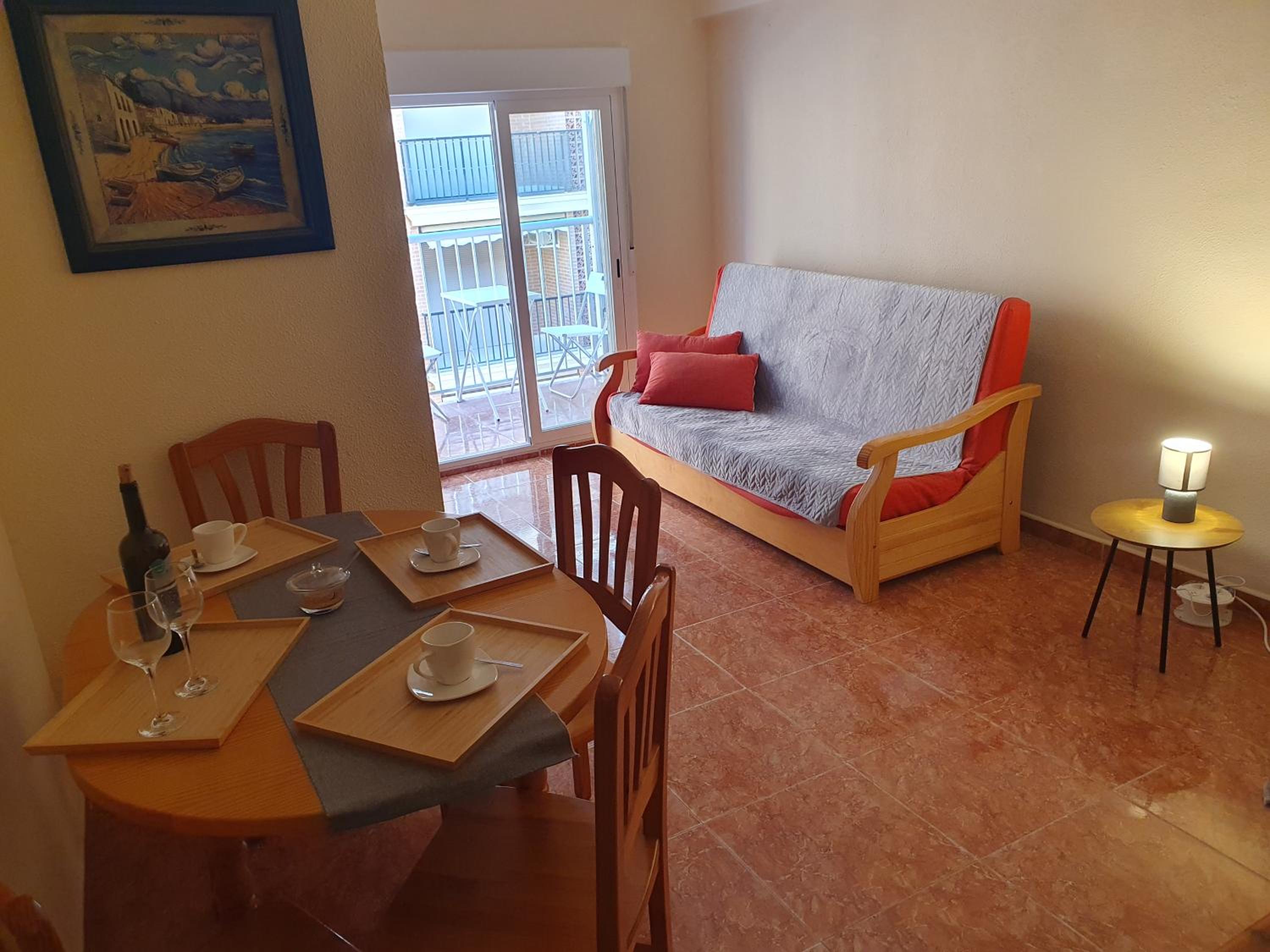 Apartamento de dos habitaciones con balcón
