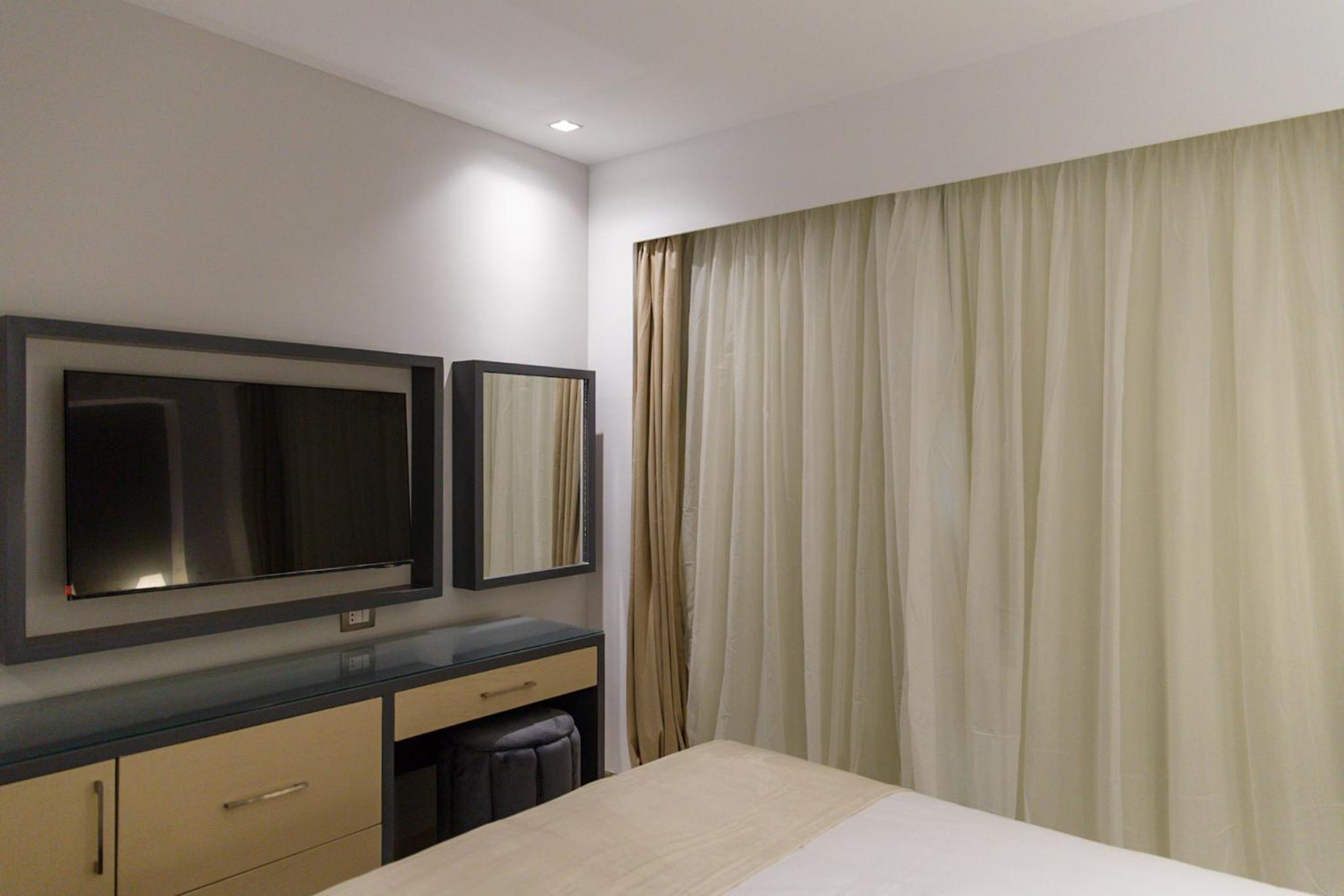 One-Bedroom Premium Apartment photo 3