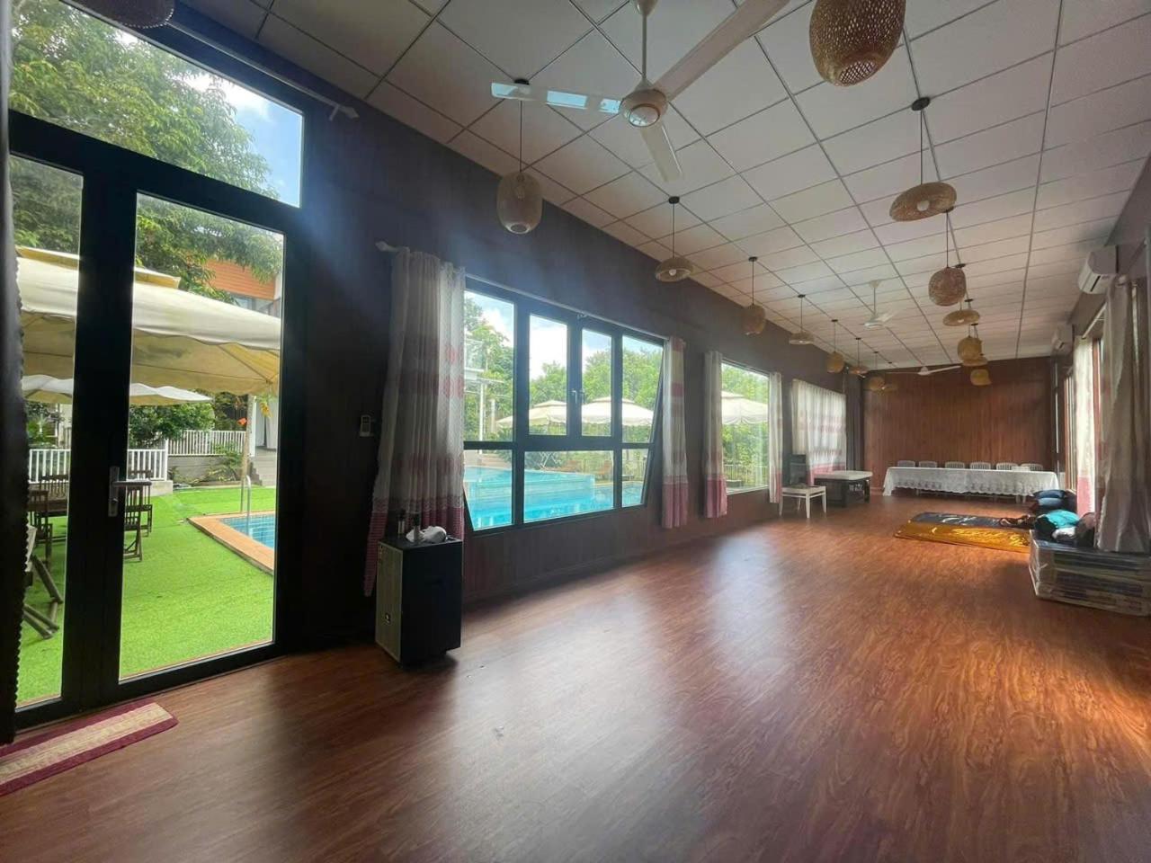 8-Bed Mixed Dormitory Room photo 2