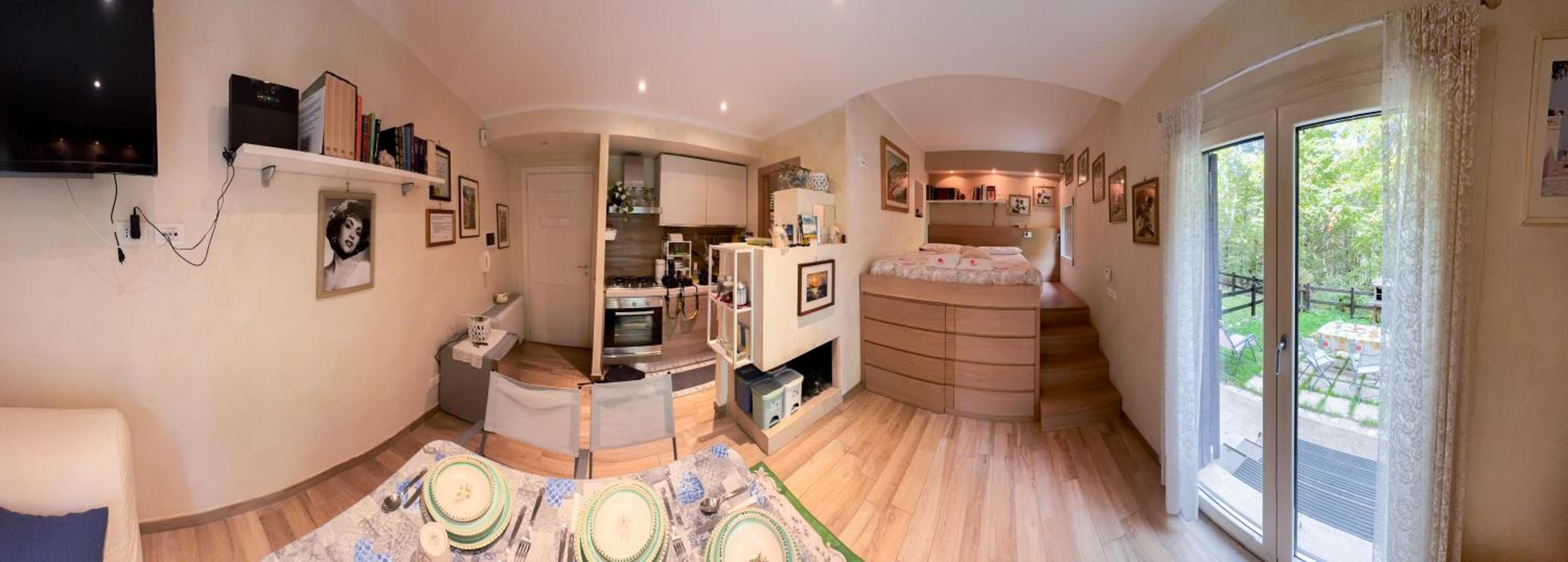 One-Bedroom House photo 1