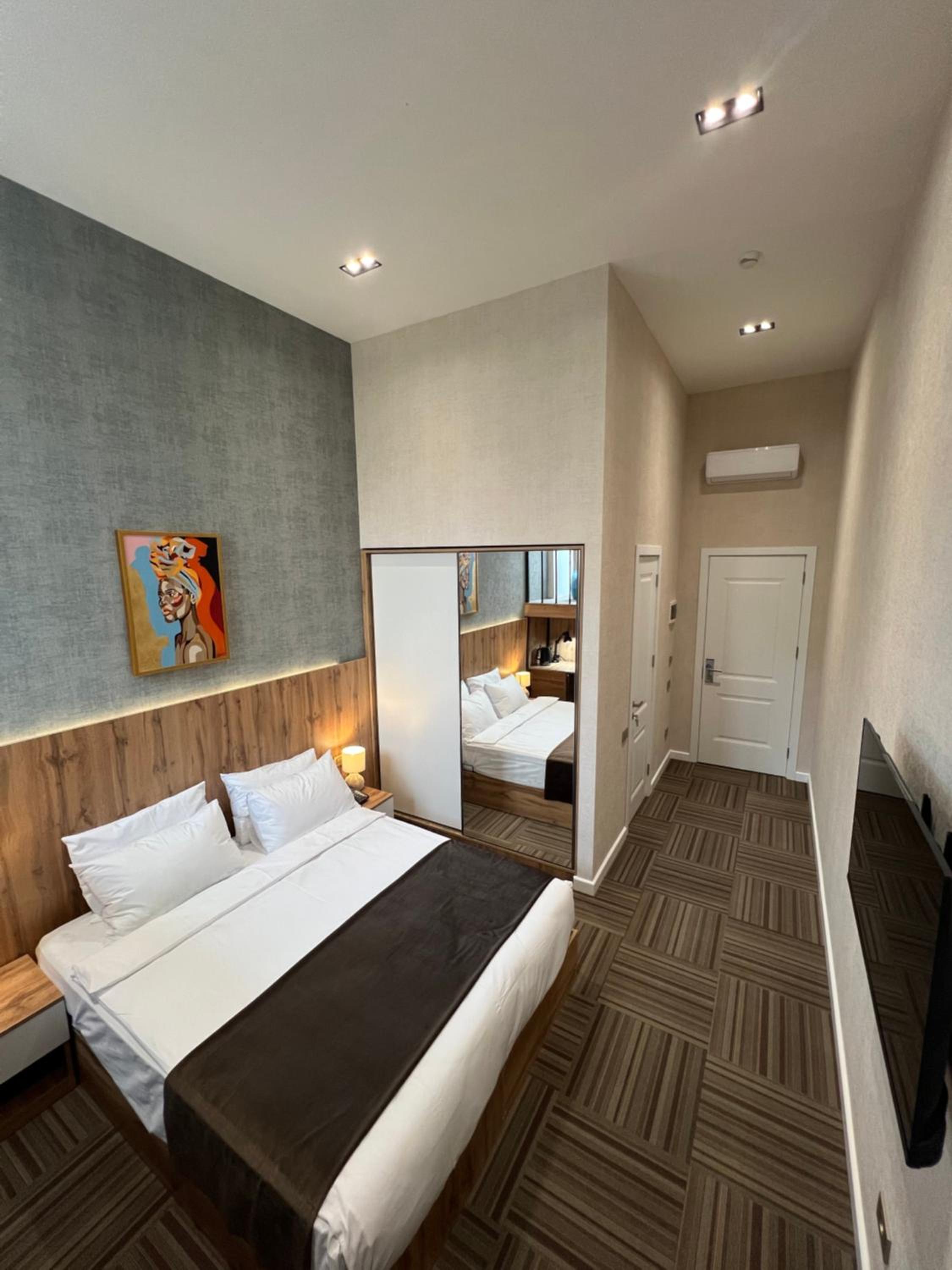 Double or Twin Room with City View photo 1