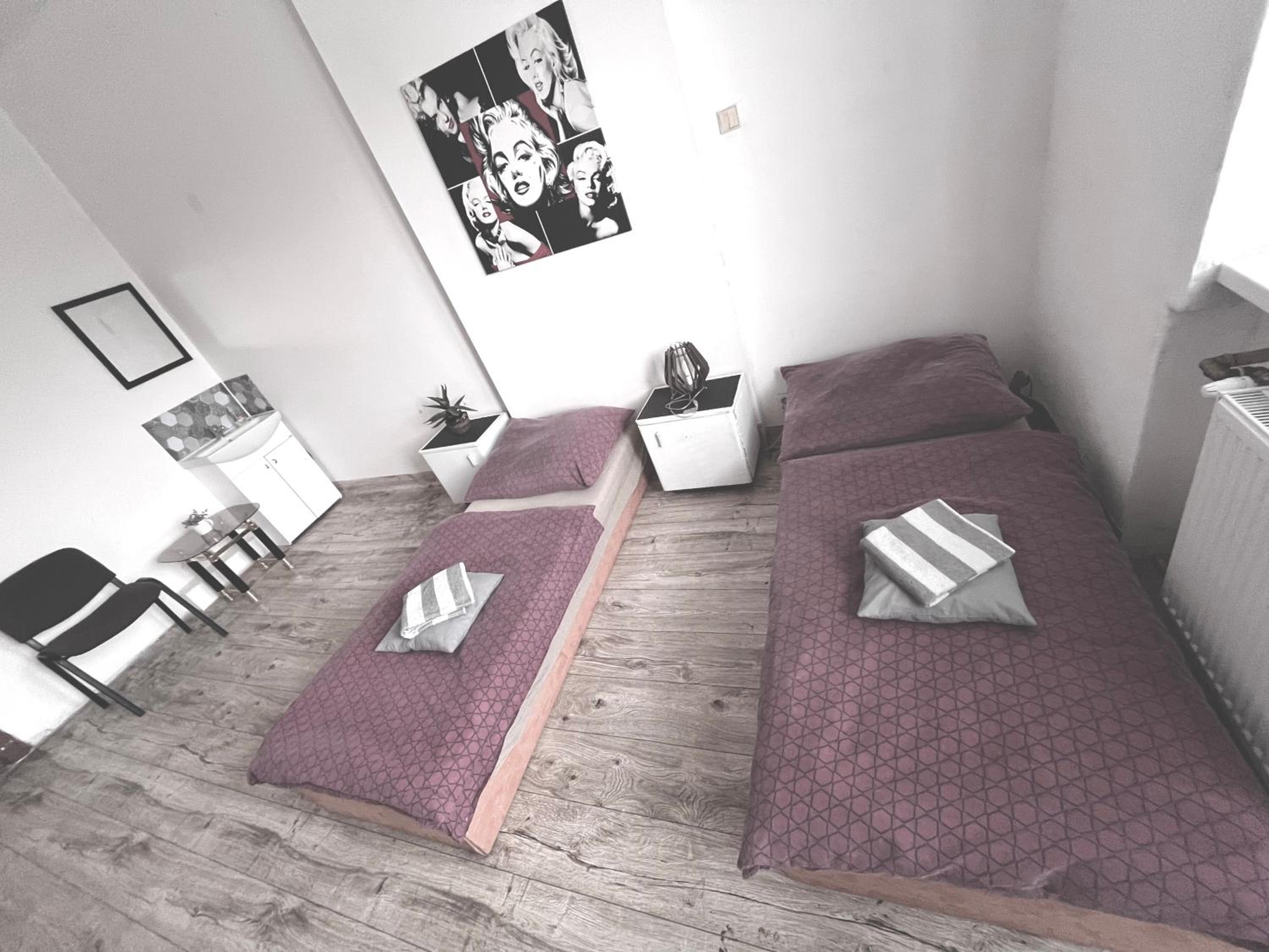 Bed in 6-Bed Female Dormitory Room photo 3