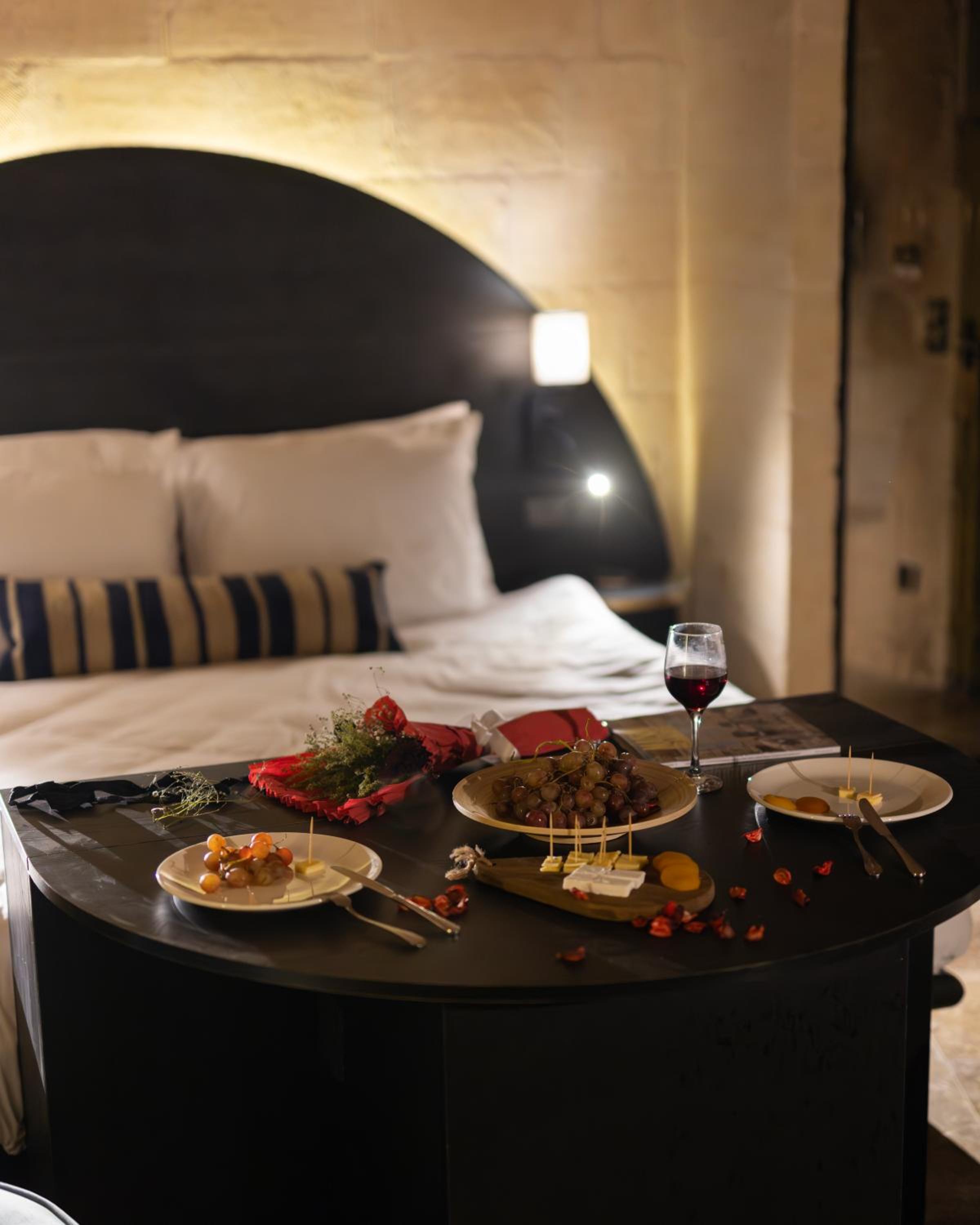 King Suite with Spa Bath photo 3