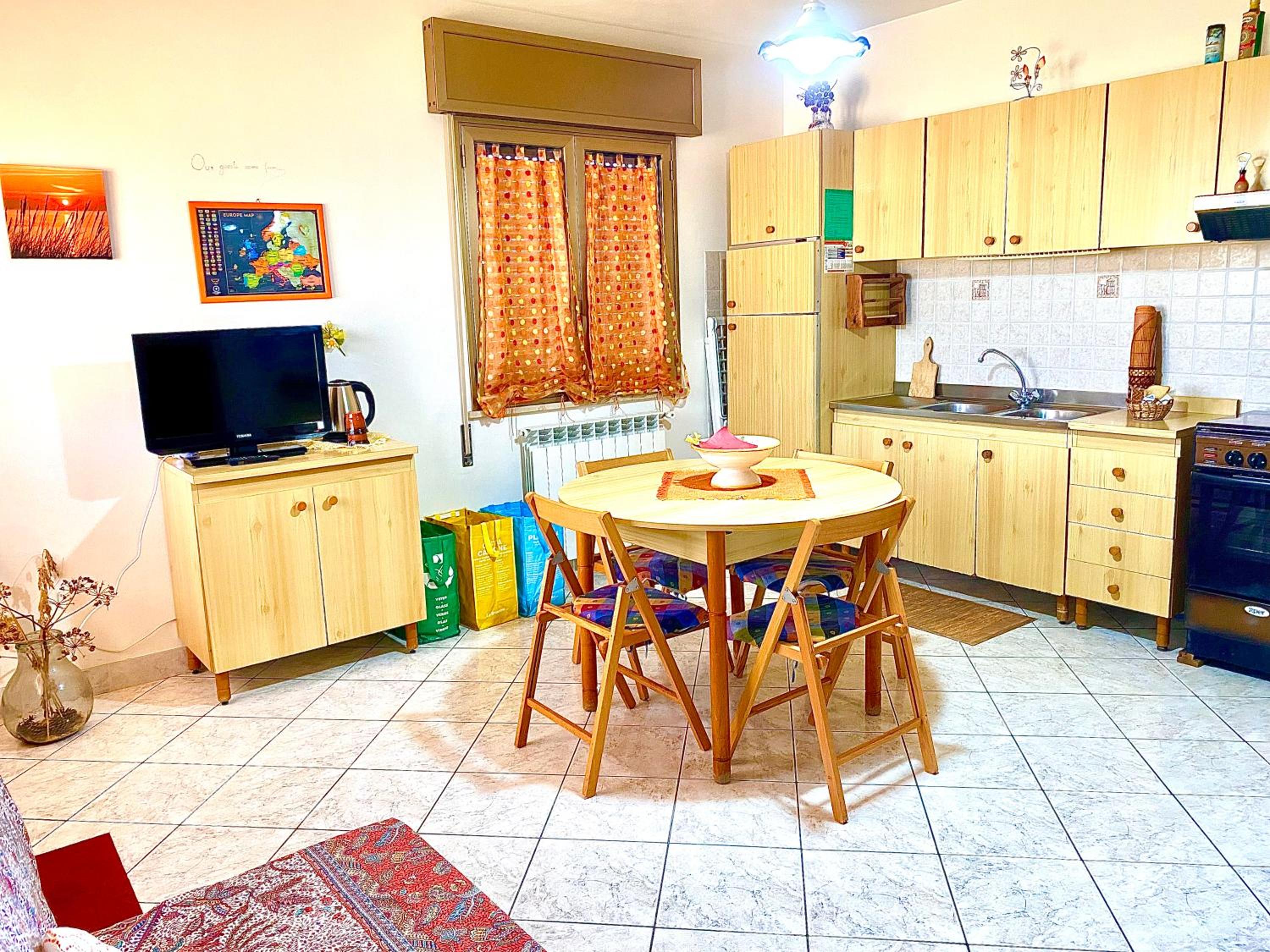 Apartment with Terrace - Photo 9