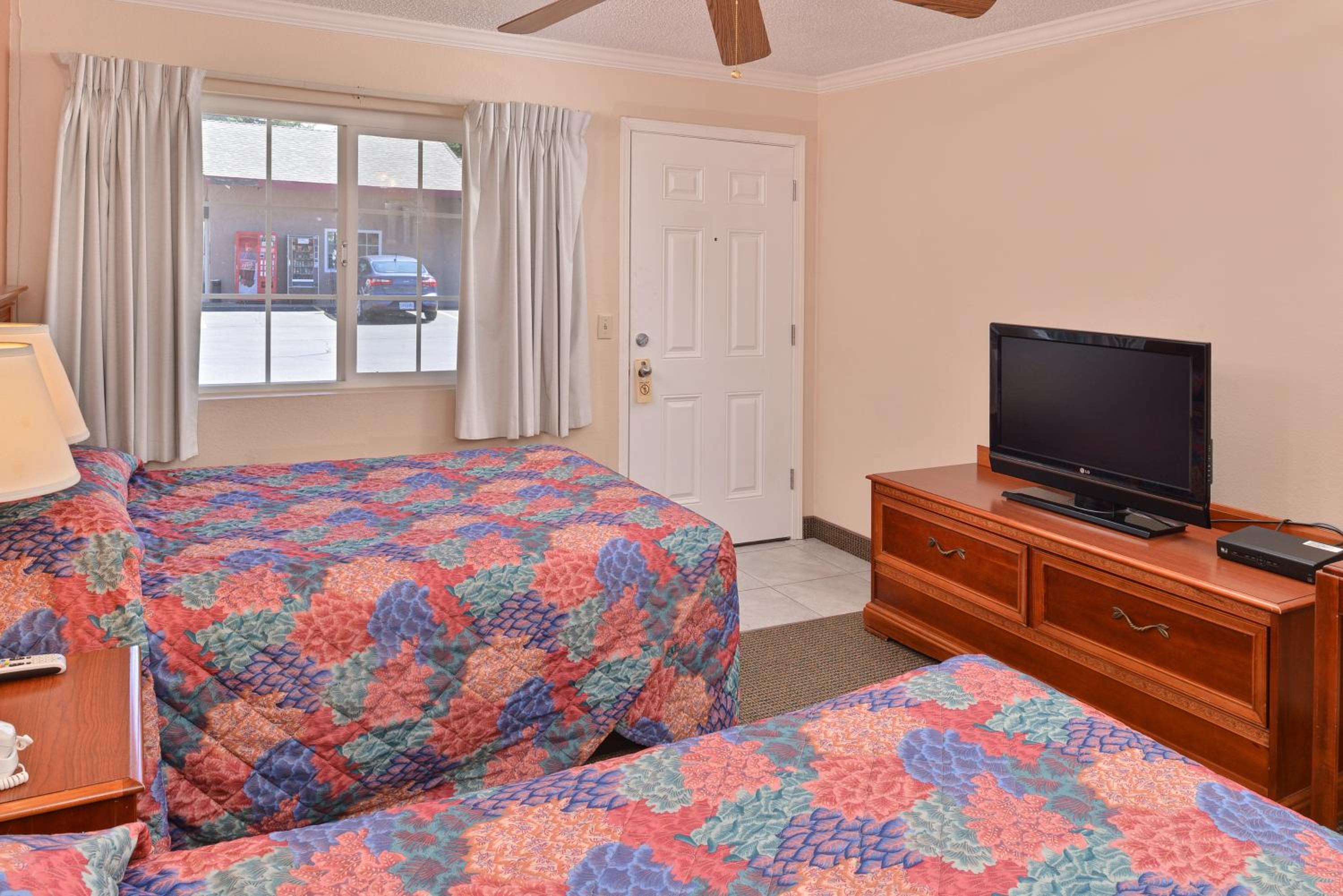 Double Room with Two Double Beds - Non-Smoking photo 1